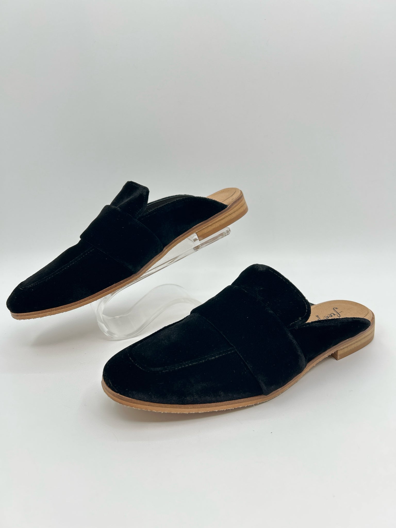 FREE PEOPLE Size 39 Black Women Flats