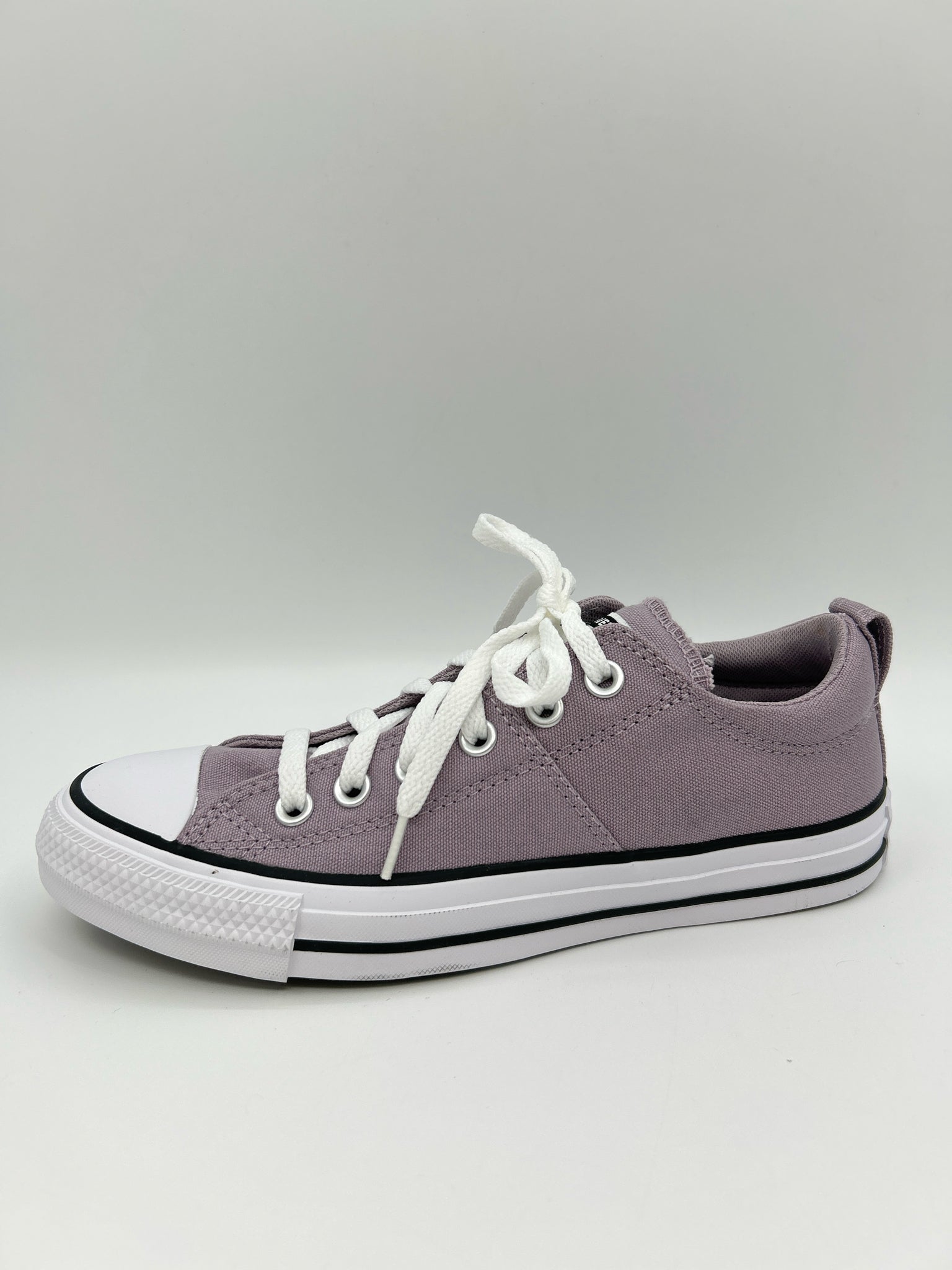 CONVERSE Size 8 Lilac Women Sneakers NWOB