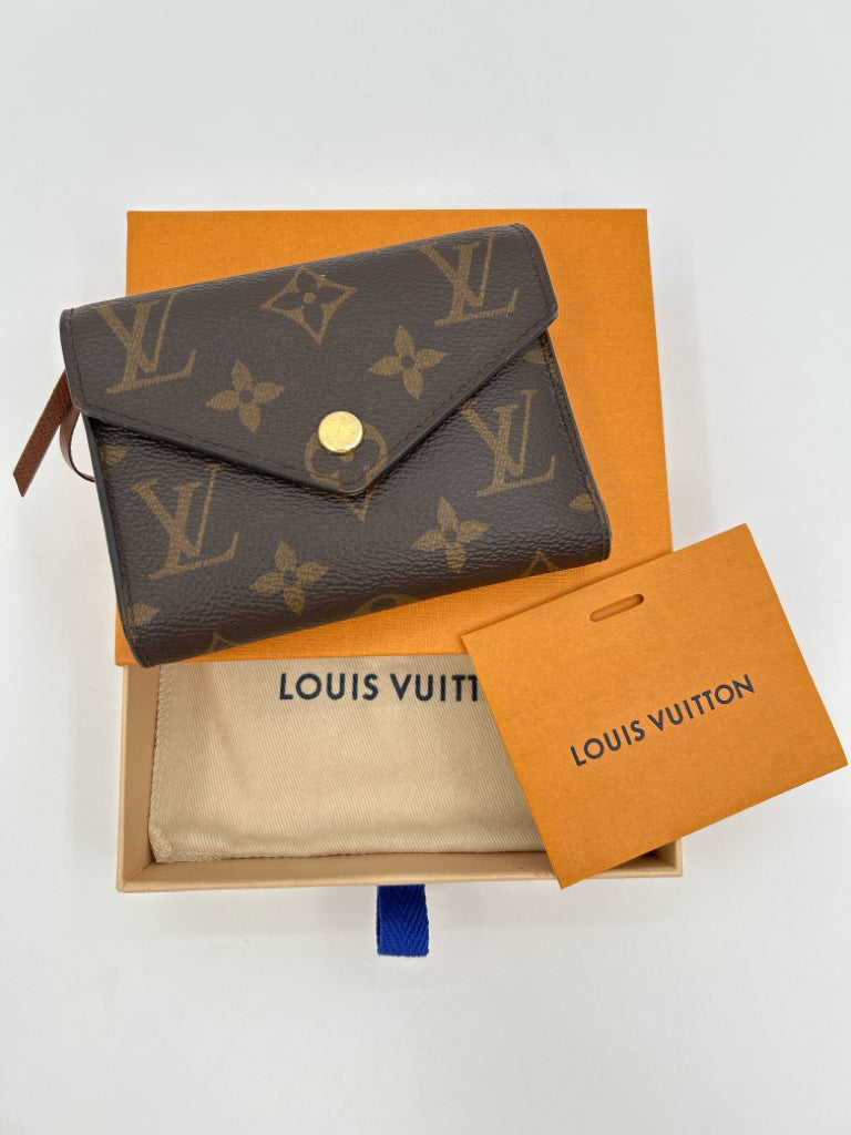 LOUIS VUITTON Brown Monogram Victorine Wallet