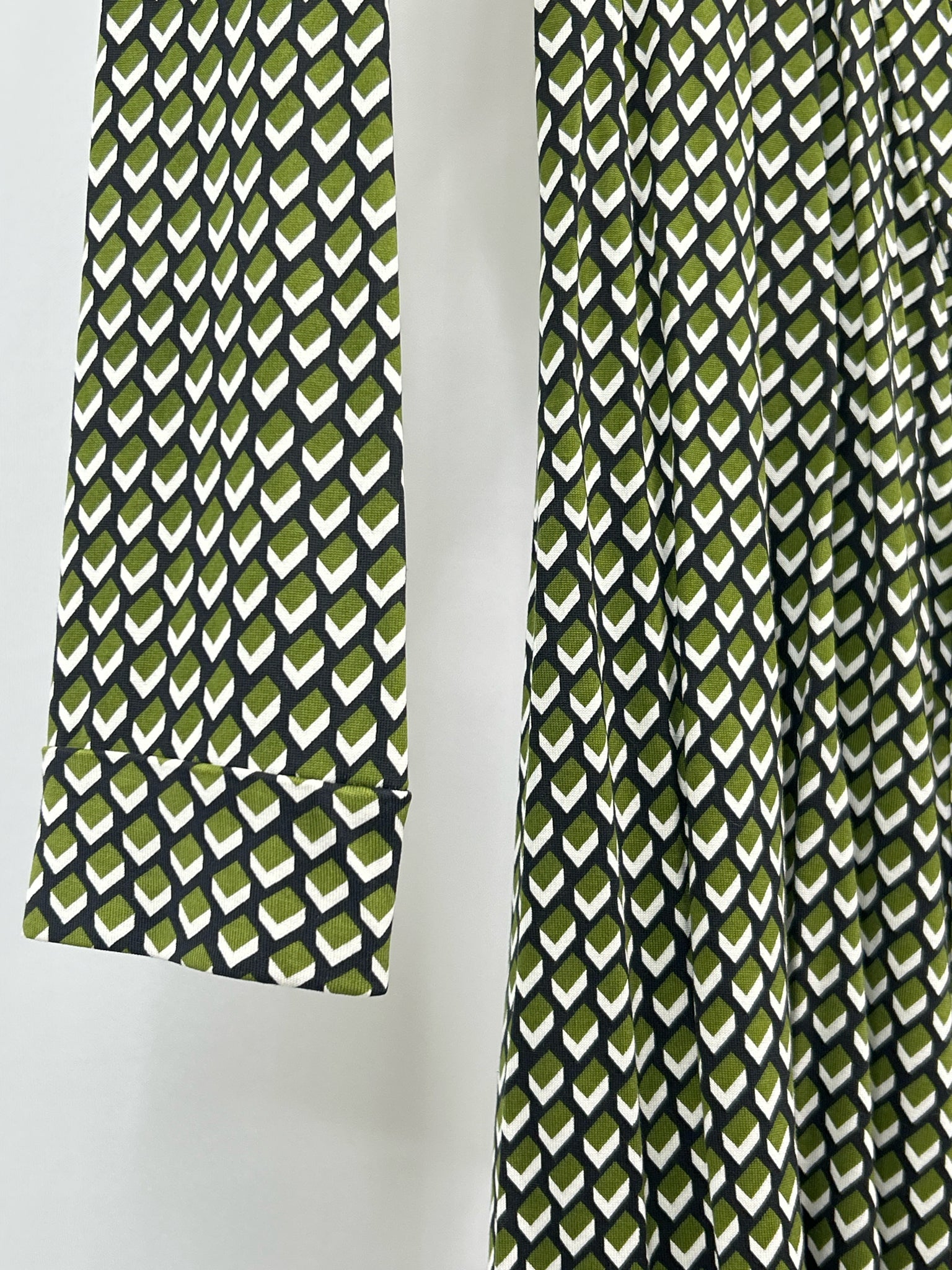 DIANE VON FURSTENBERG Size 14 Green Print Women Dress
