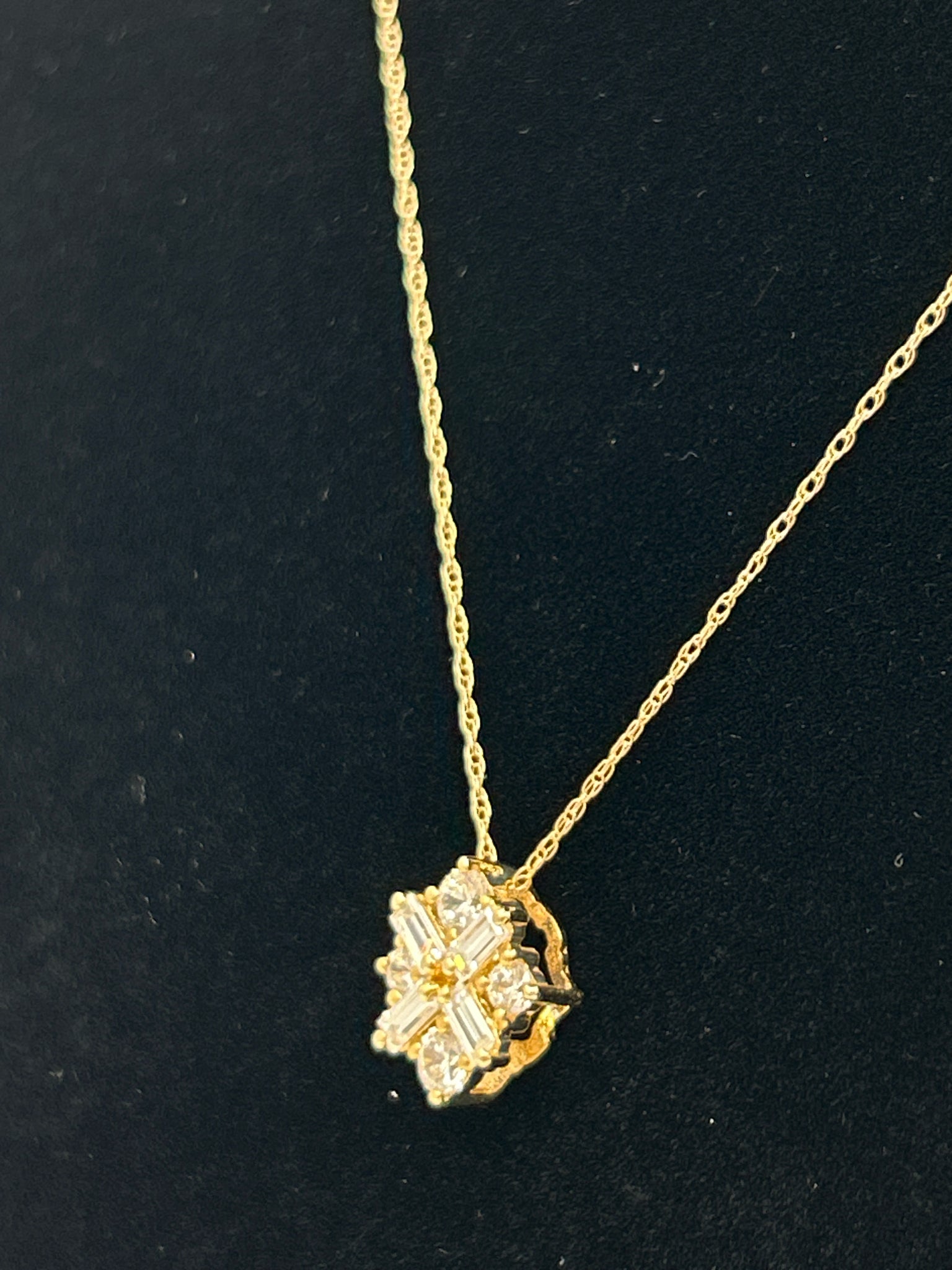 ABSOLUTE NIB Gold Necklace