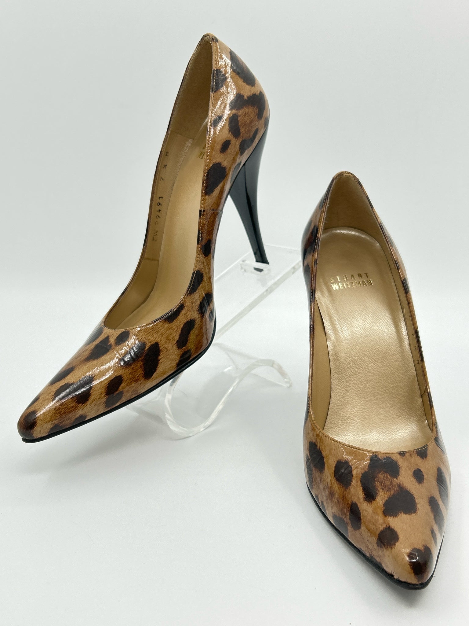 STUART WEITZMAN Size 7.5M BEIGE AND BROWN Women Pumps