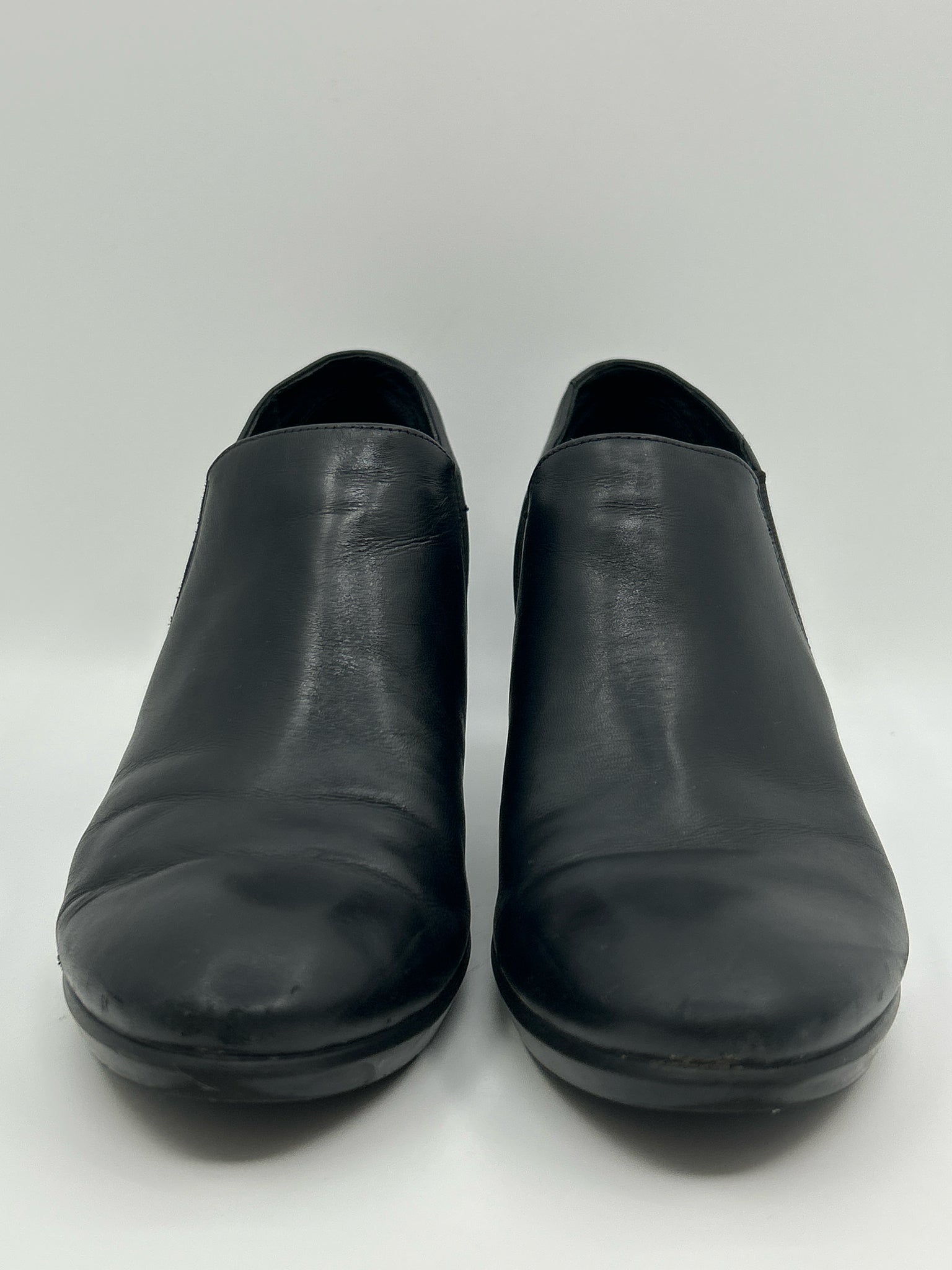 ECCO Size 9/9.5 Black Women Booties