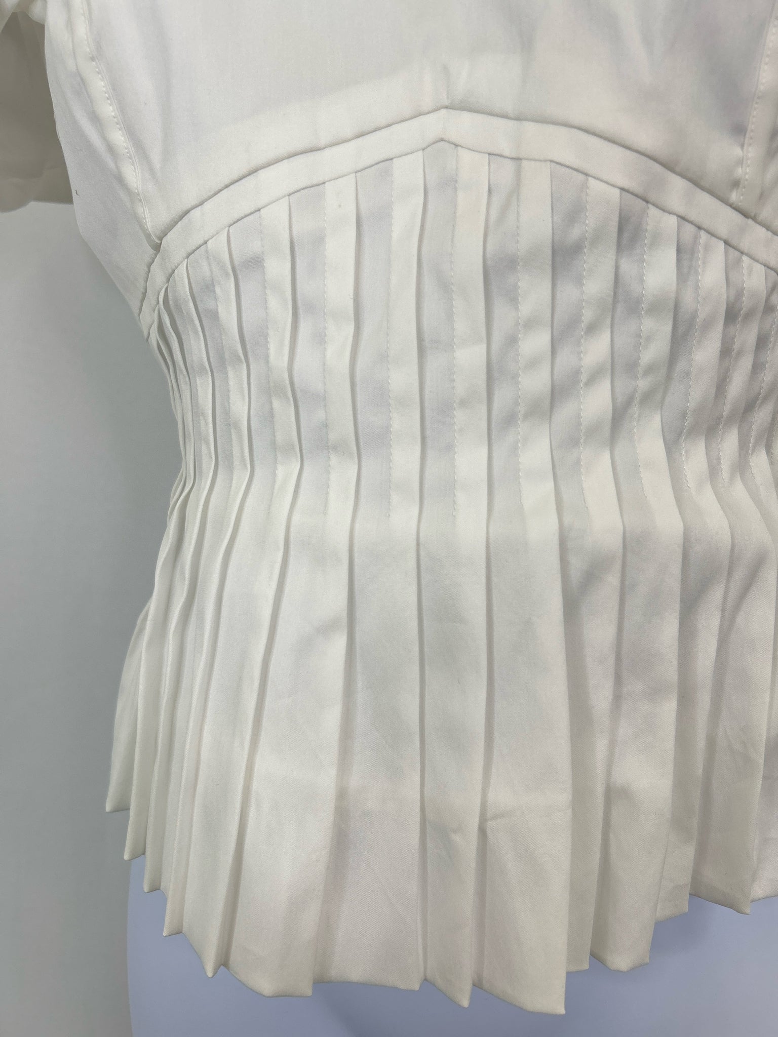 White House Black Market Size 8 White Women Top