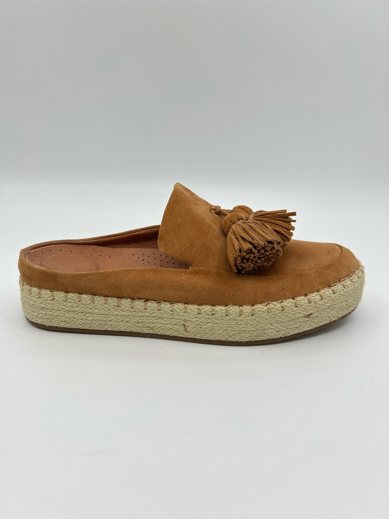 GENTLE SOULS Size 7M Tan Women Shoes