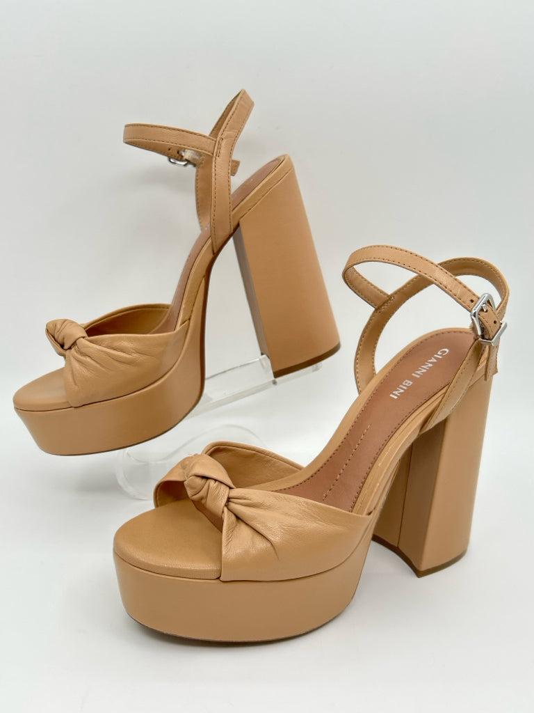 GIANNI BINI Women Size 8 Tan Sandal