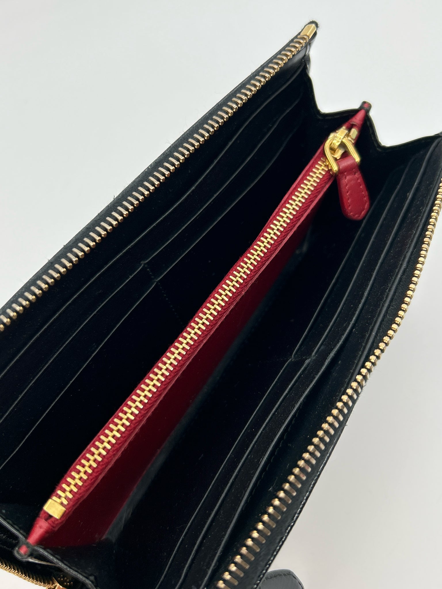 PRADA Black Women Wallet
