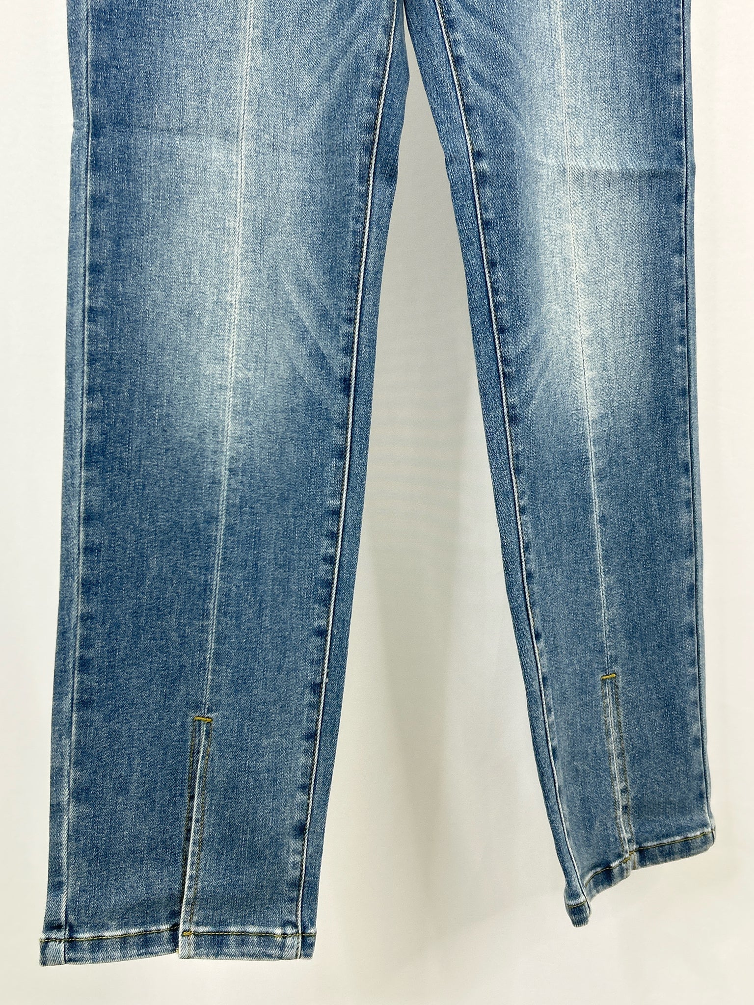 JUDY BLUE Size 7/28 LIGHT BLUE DENIM Women jeans