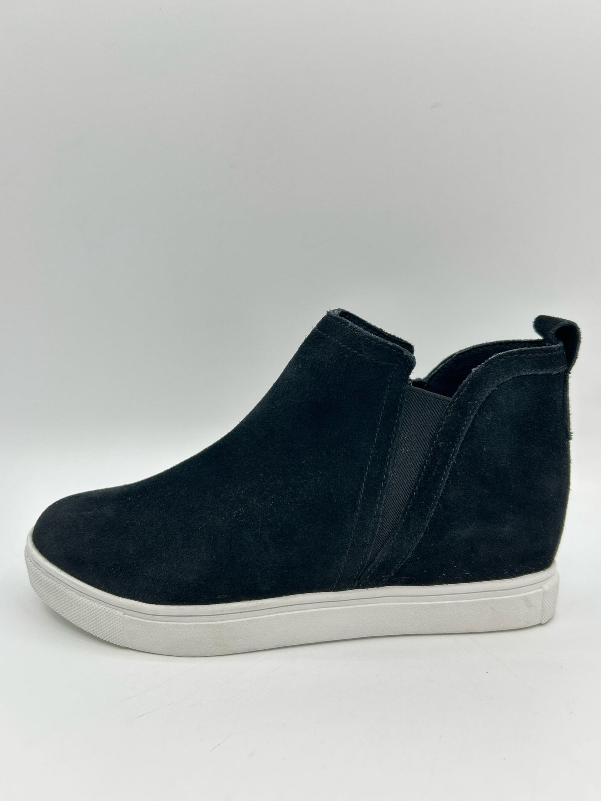 BLONDO Size 6M Black Women Sneakers