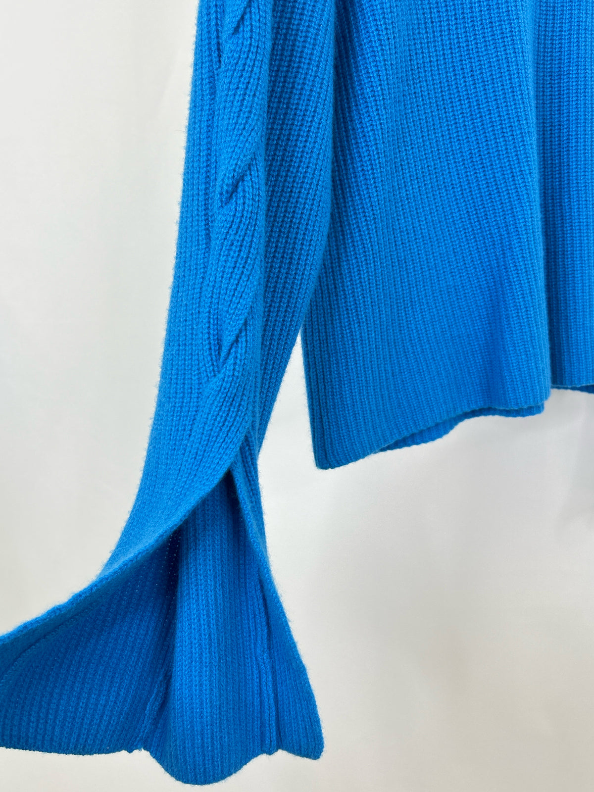 DESIGN HISTORY Size L Blue Women Sweater