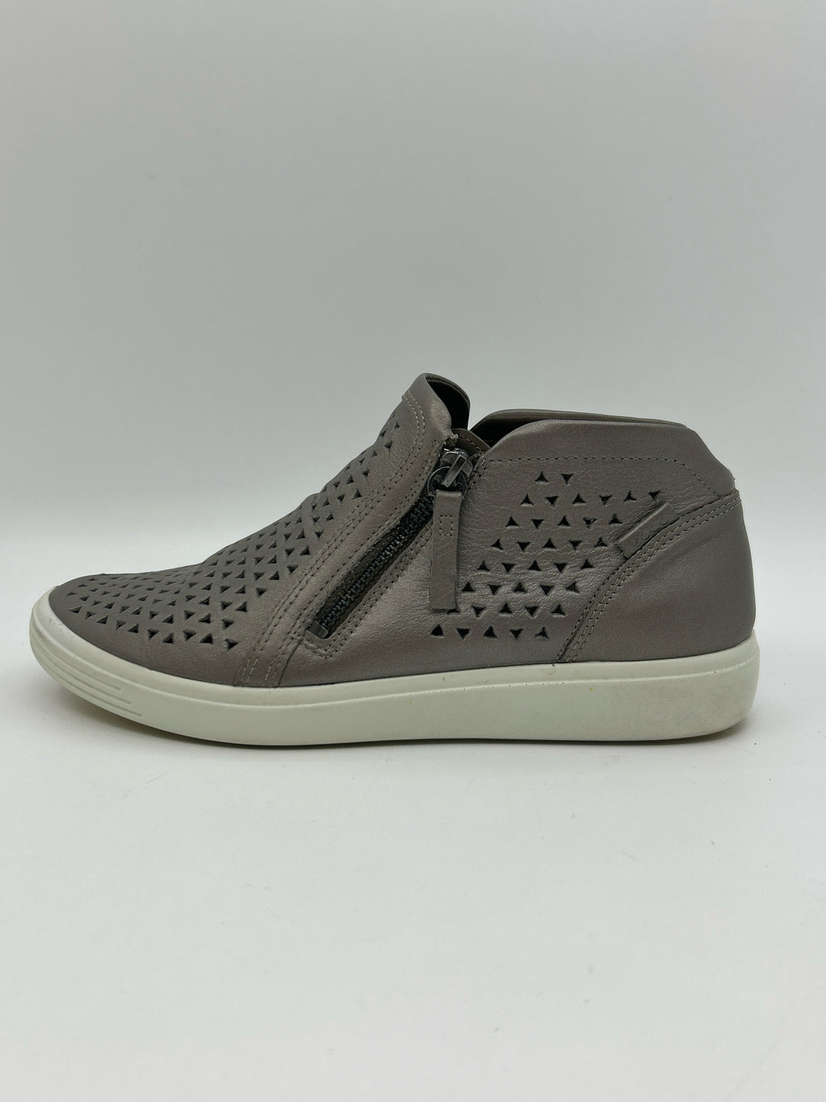 ECCO Size 9 Grey Women Booties