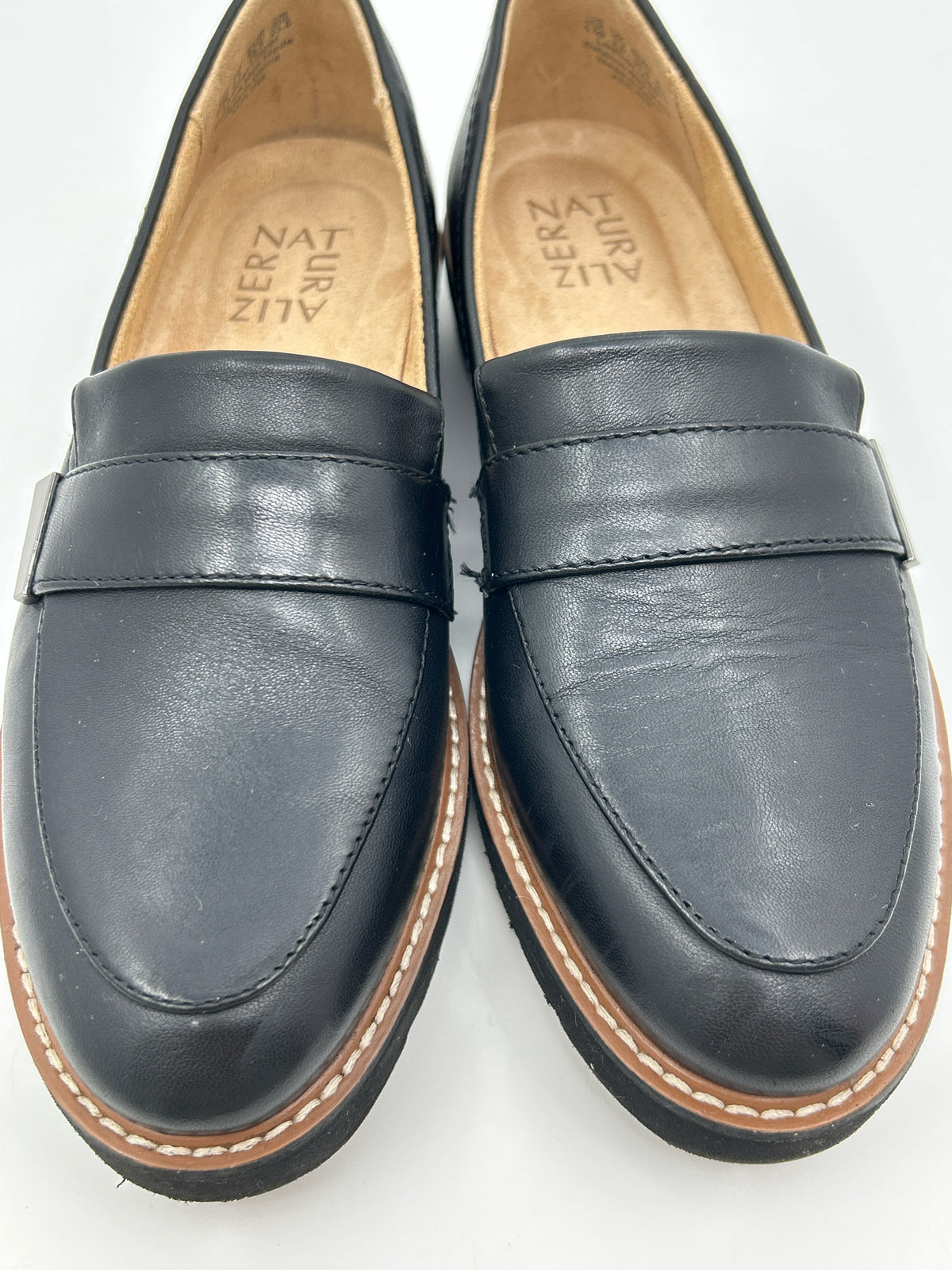 NATURALIZER Size 6.5M Black Women Loafer