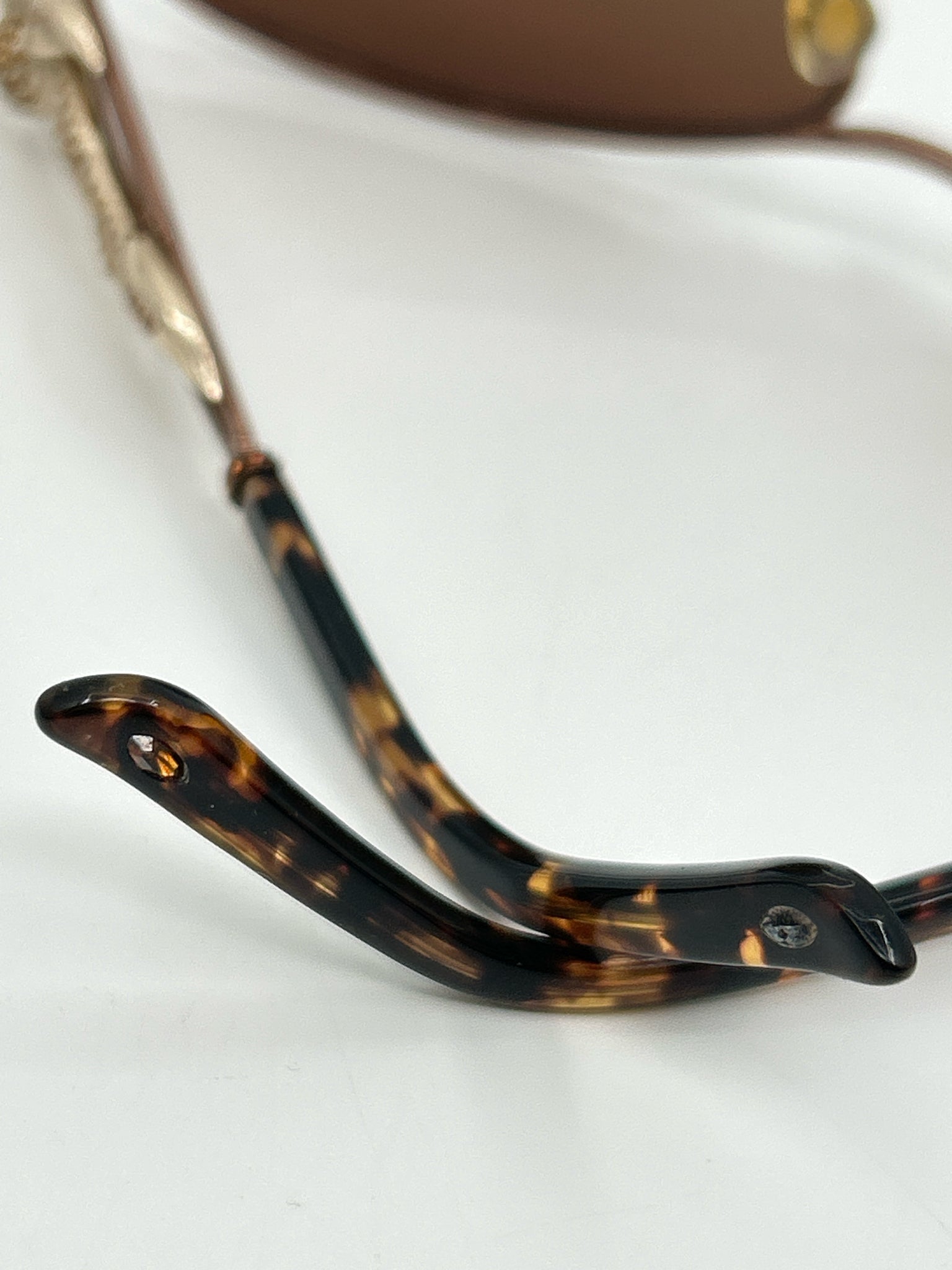 JUDITH LEIBER Brown Sunglasses