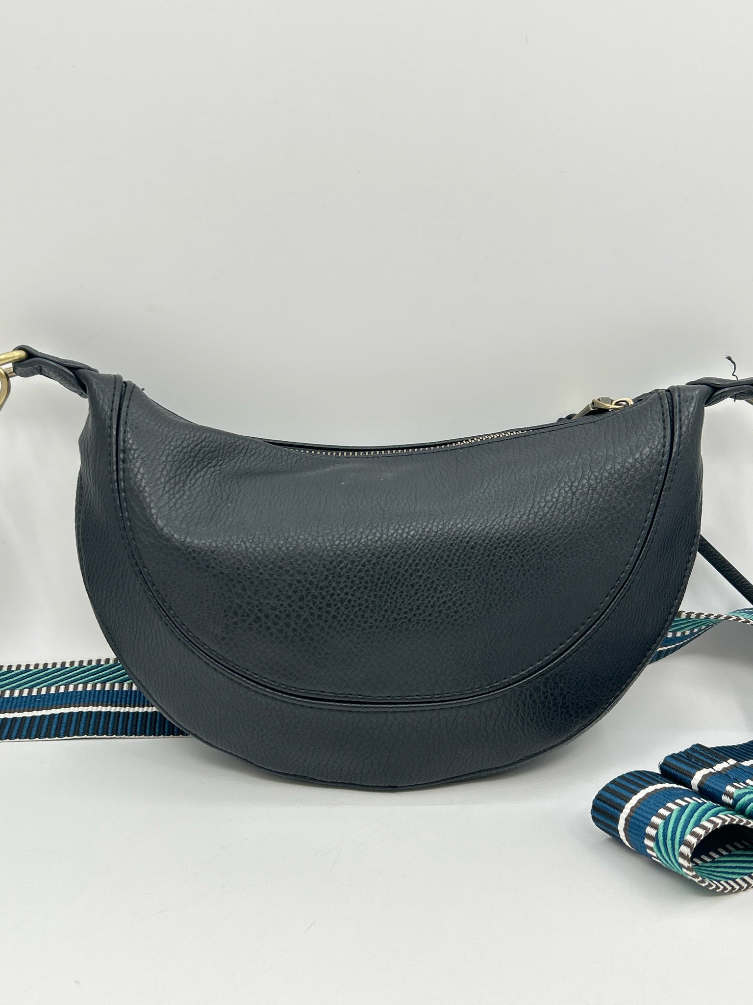 URBAN OUTFITTERS Black Women Purse