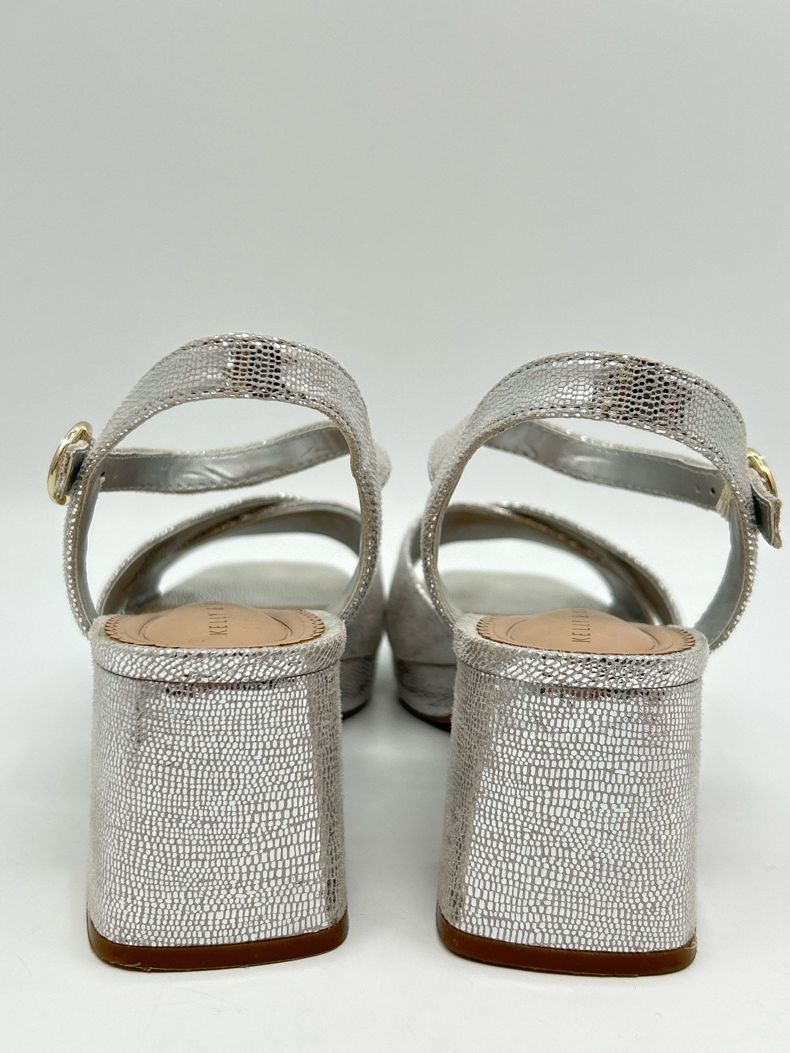 KELLY & KATIE Size 8.5M Silver Women Sandal