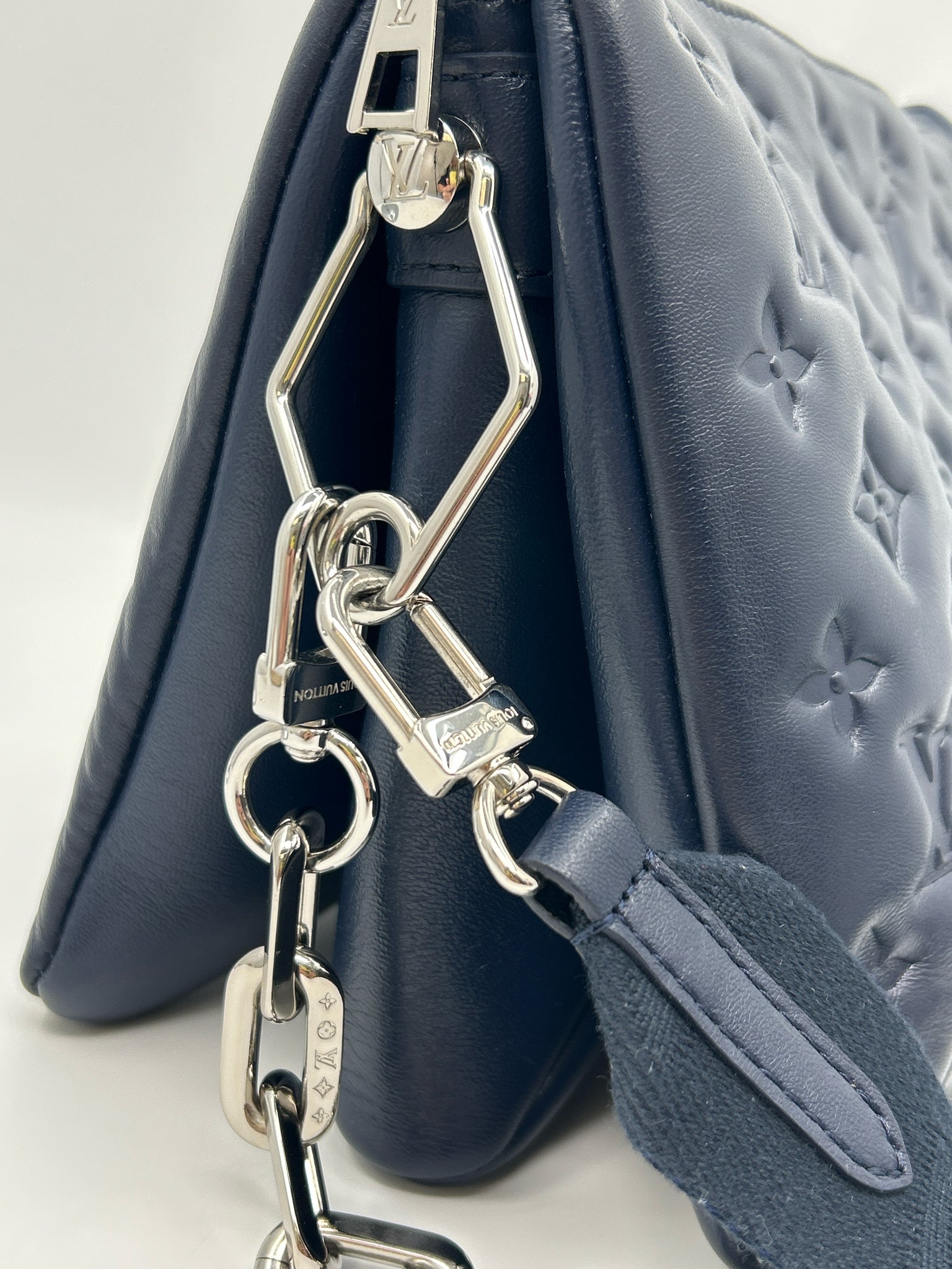 LOUIS VUITTON Navy Women Purse