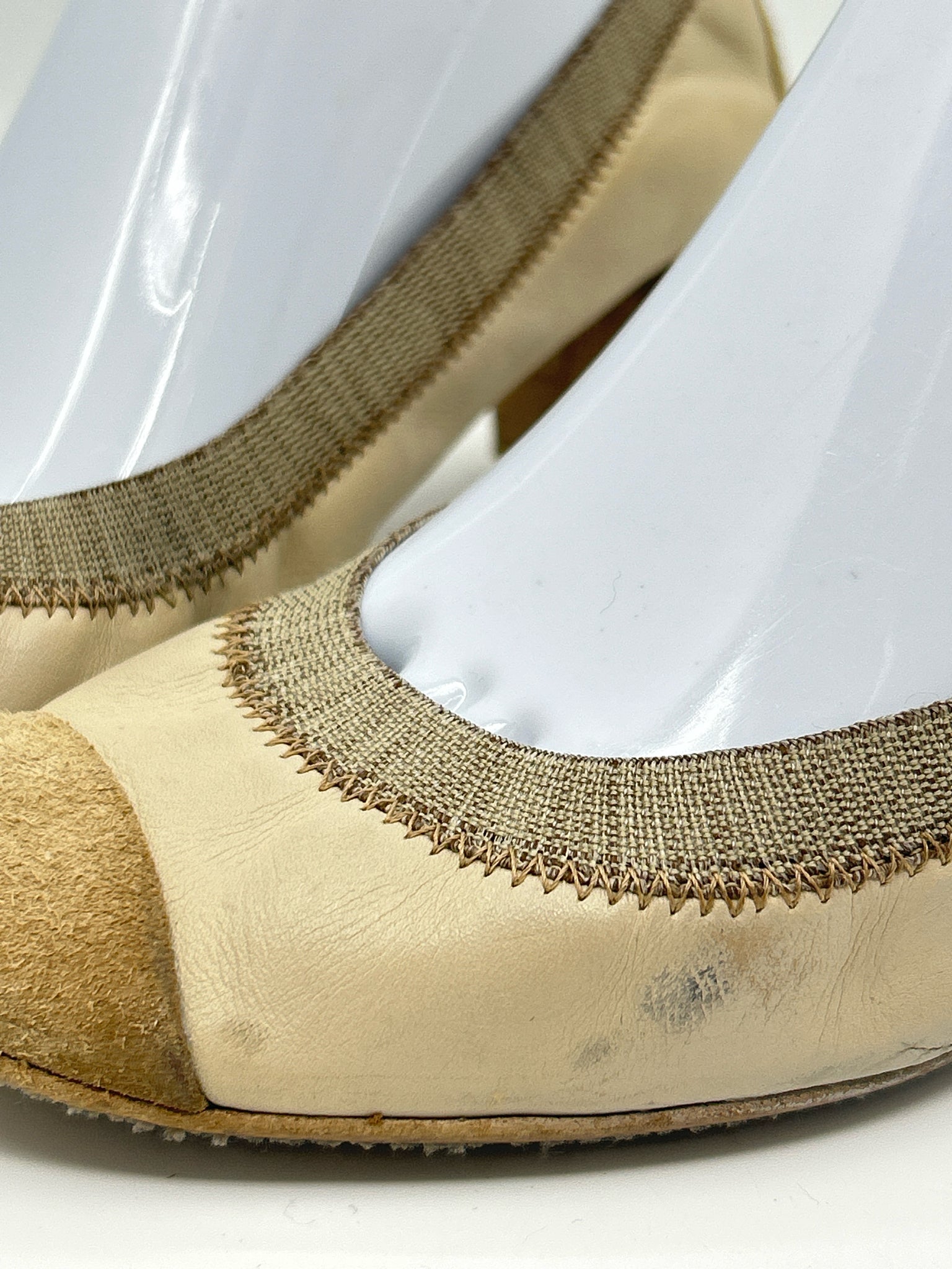 CHANEL Size 38 Cream Women Pumps