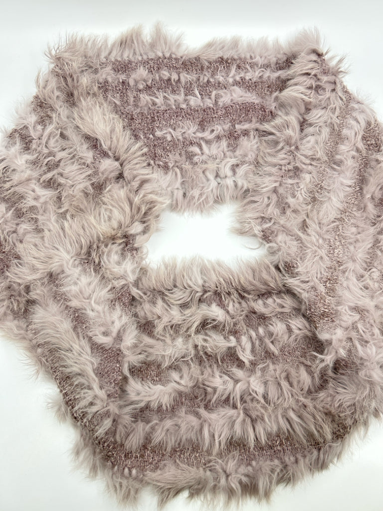 LOVE TOKEN Purple Fur Scarf