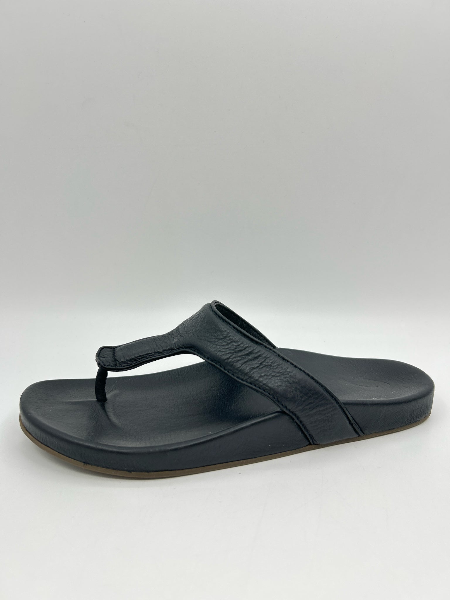 OLUKAI Size 8W Black Women Sandal