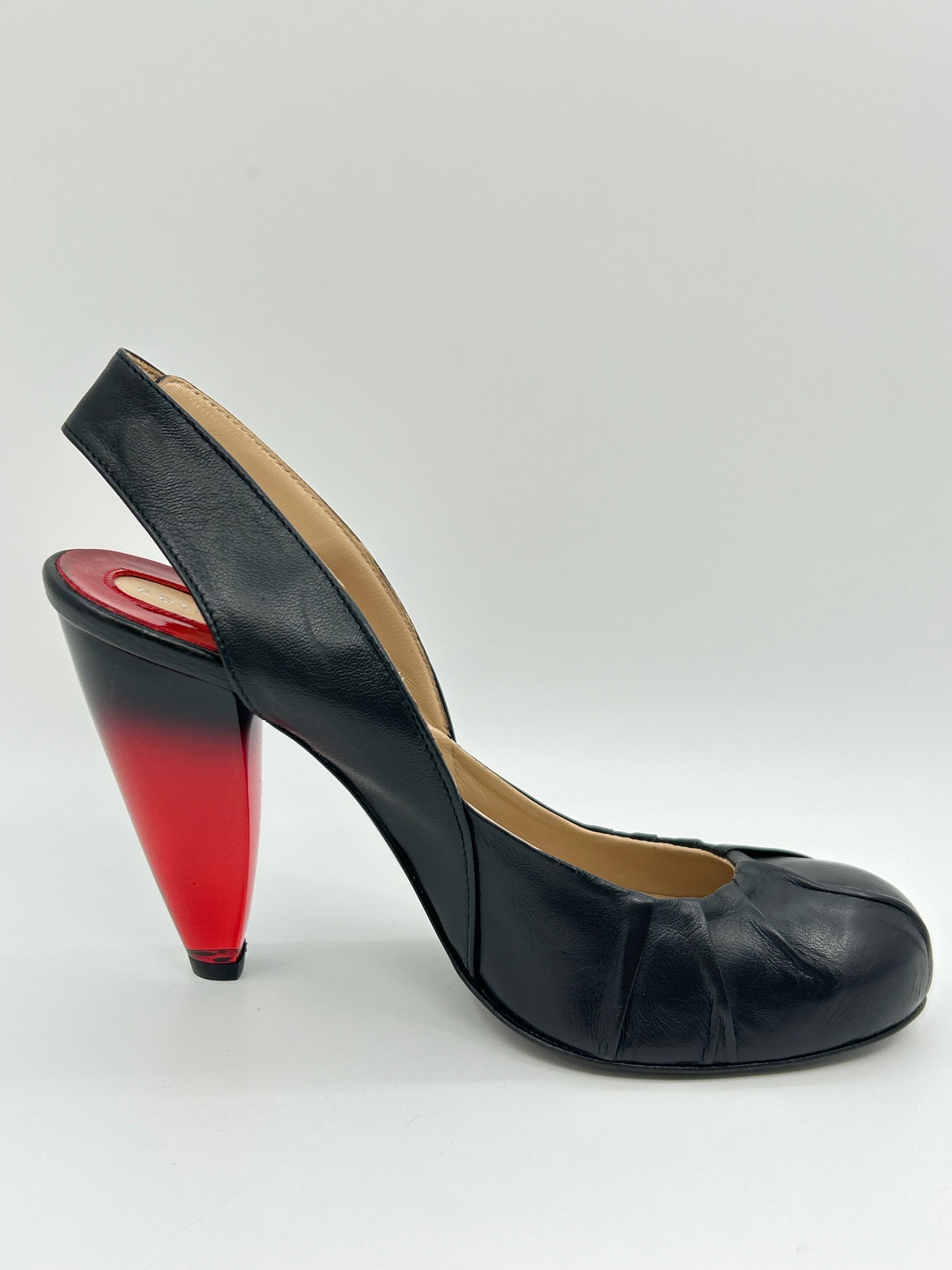 Colin Robertson Size 8 Black Women Pumps