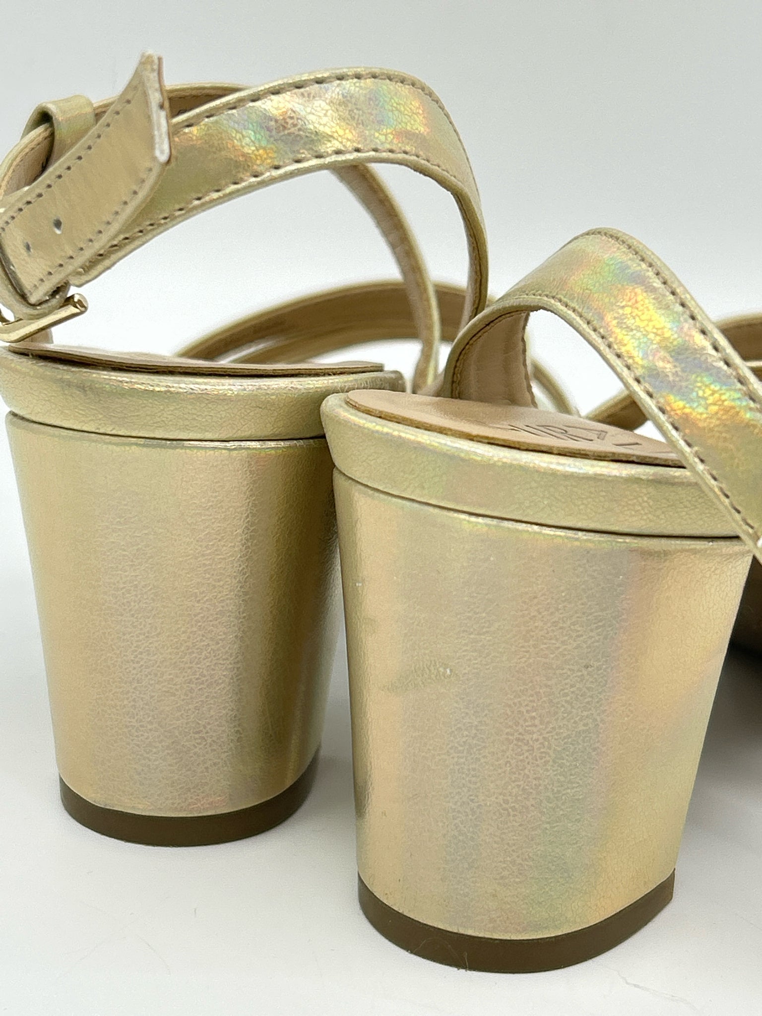 NATURALIZER Size 8.5W Gold Women Sandal