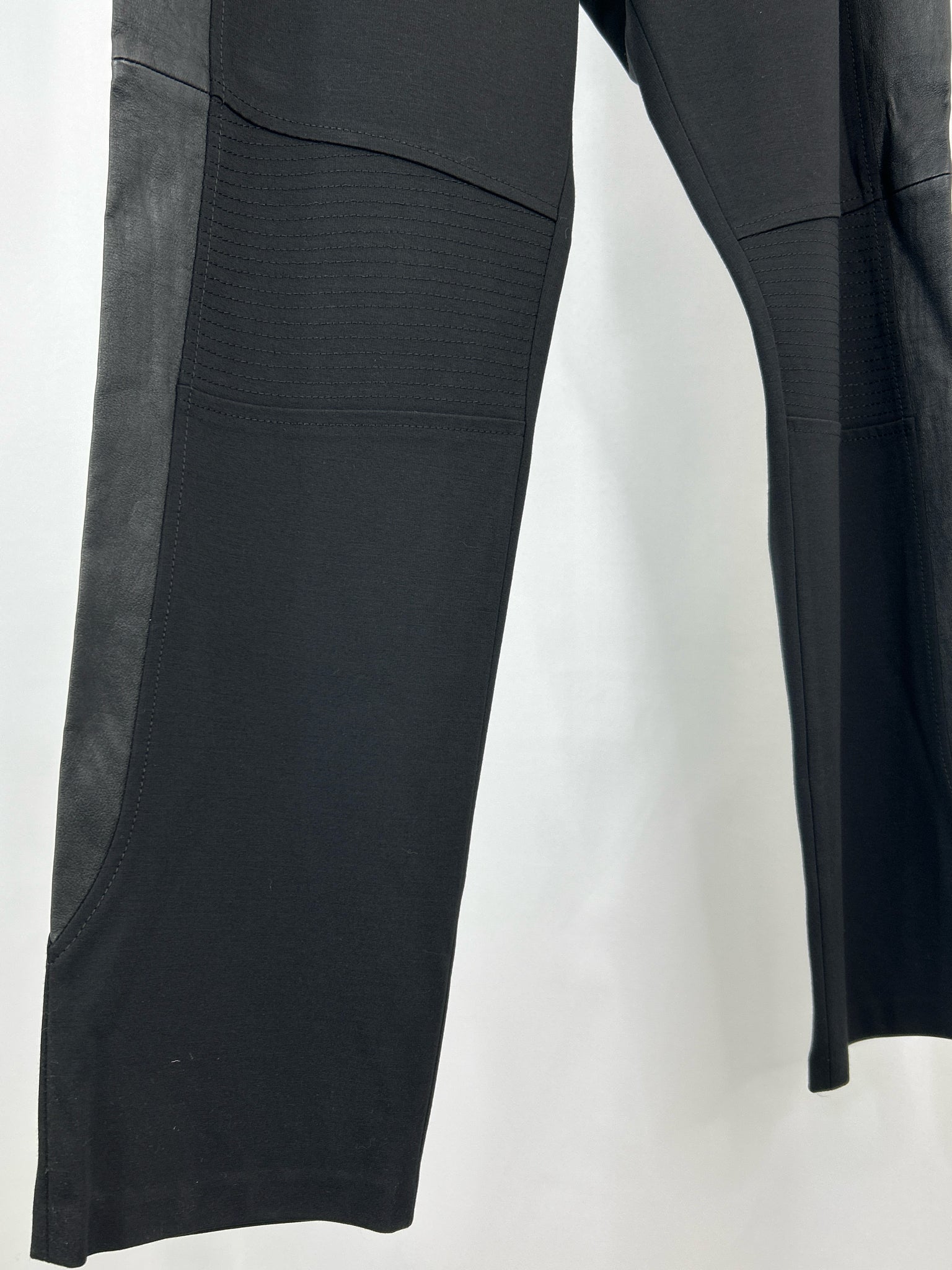 ELIE TAHARI Size L Black Women Pants