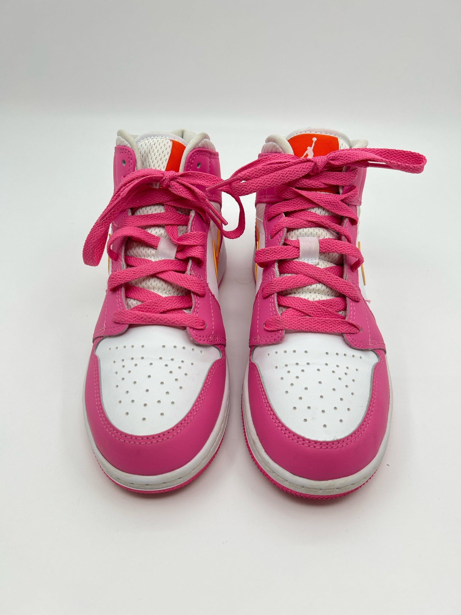 NIKE Size 7 PINK AND WHITE Women Sneakers