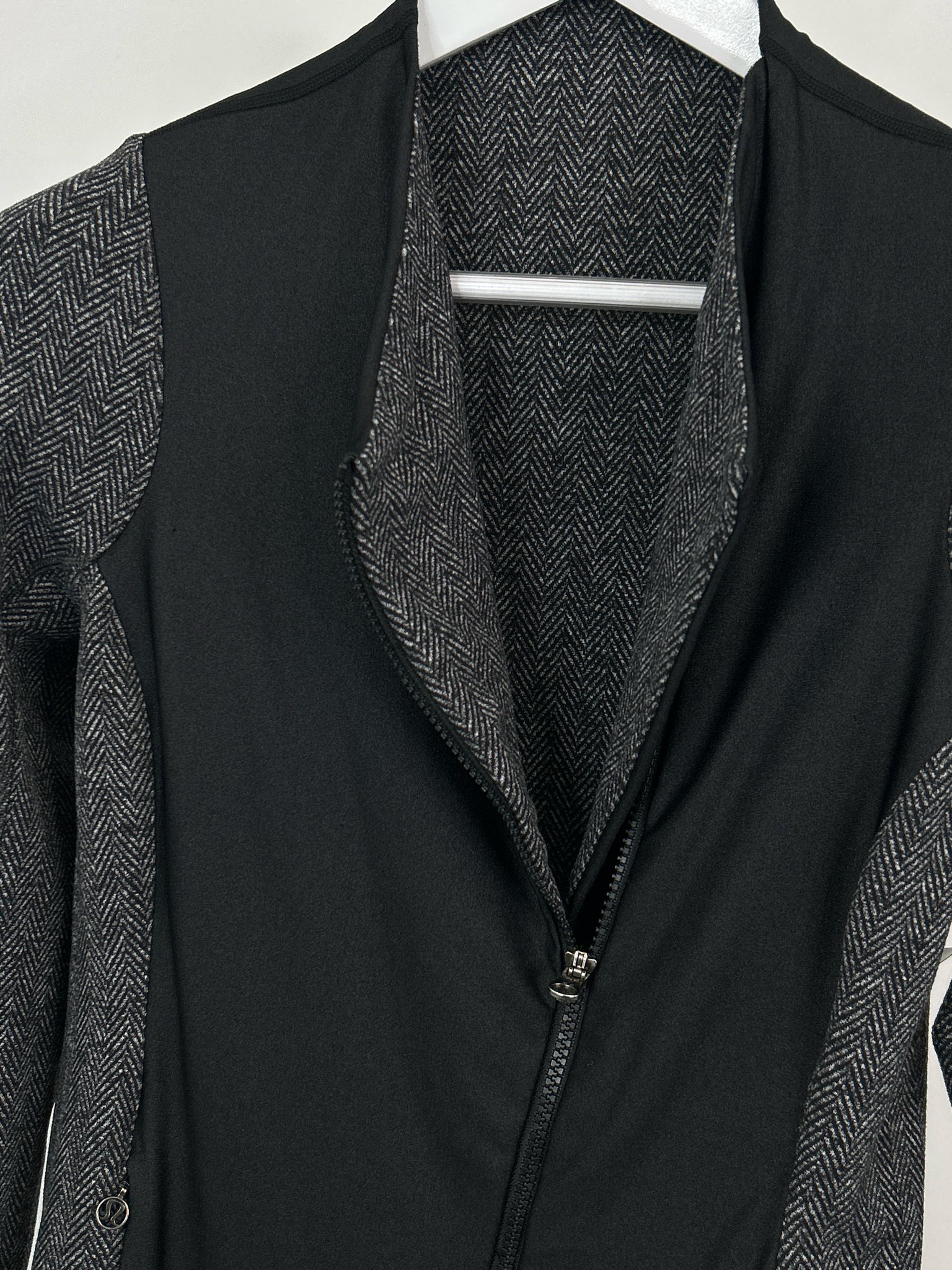 LULULEMON Size M black and grey Women Jacket