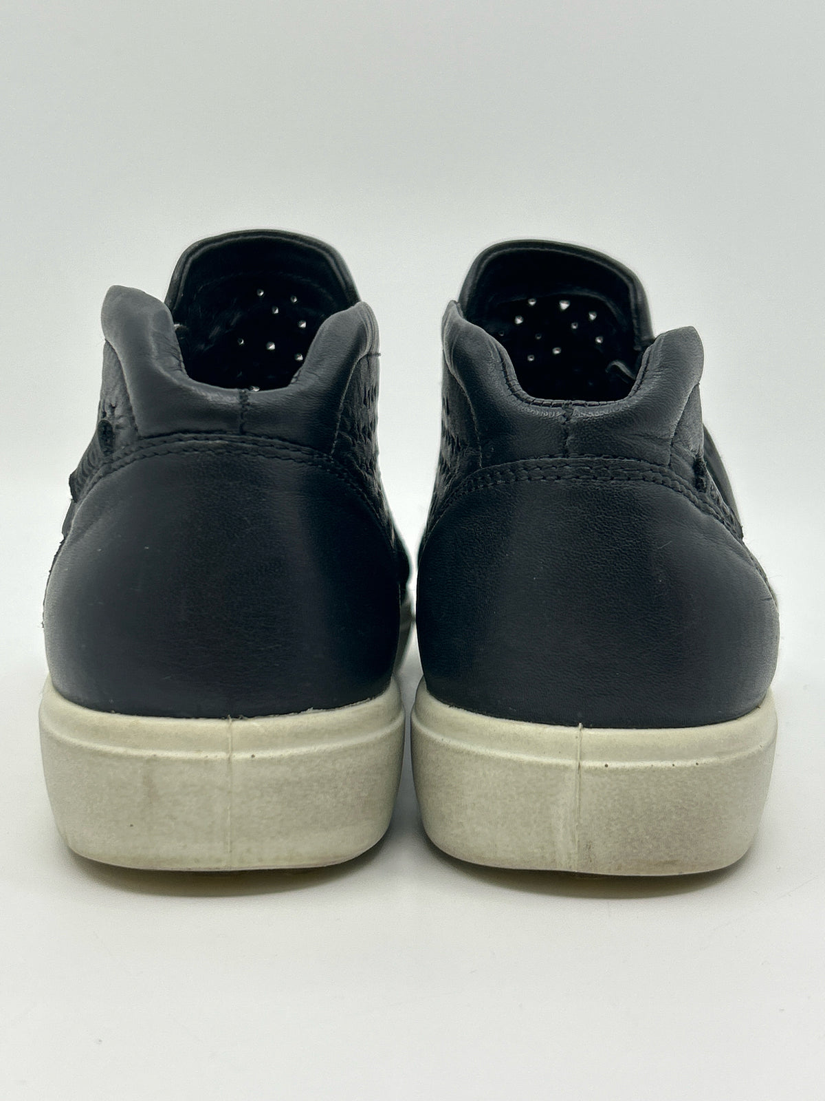 ECCO Size 9 Black Women Booties