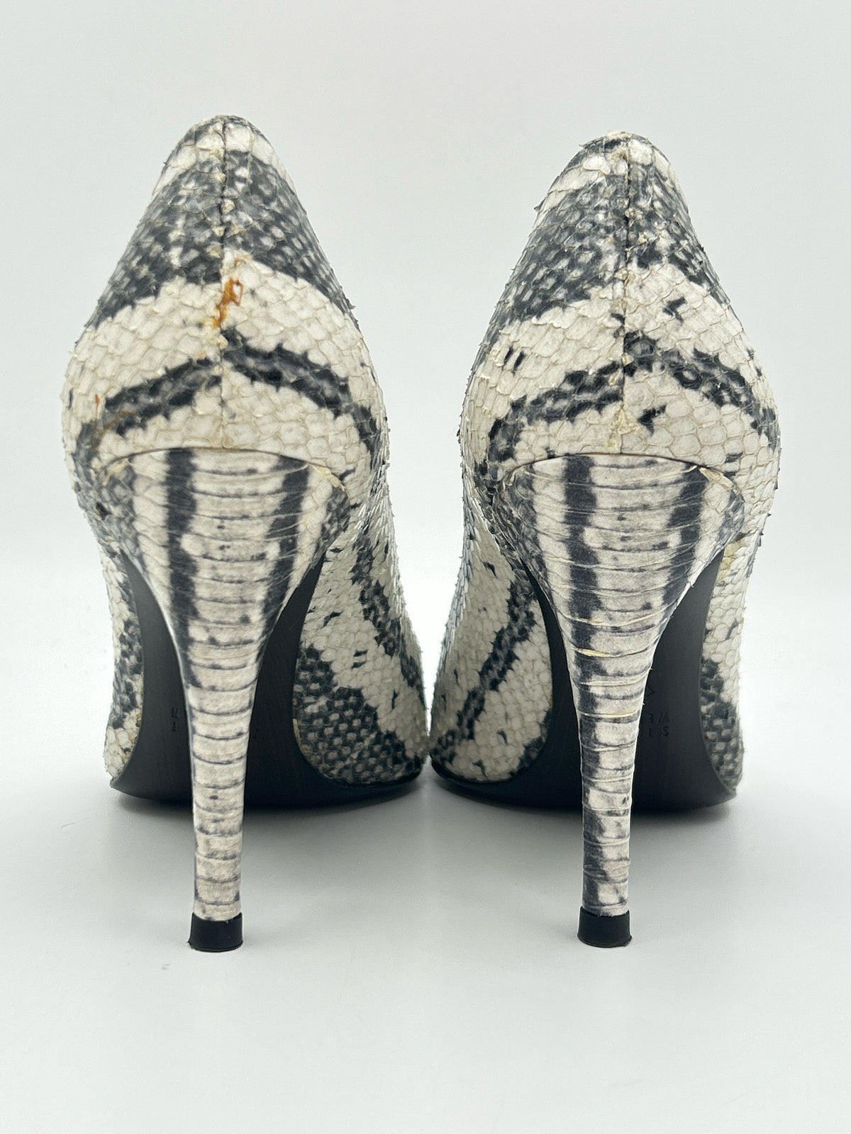 STUART WEITZMAN Size 9M Black and White Women Pumps