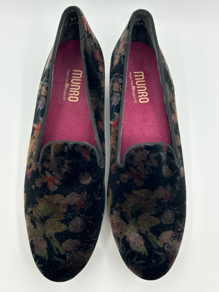 MUNRO Women Size 9.5SS Black Floral Flats