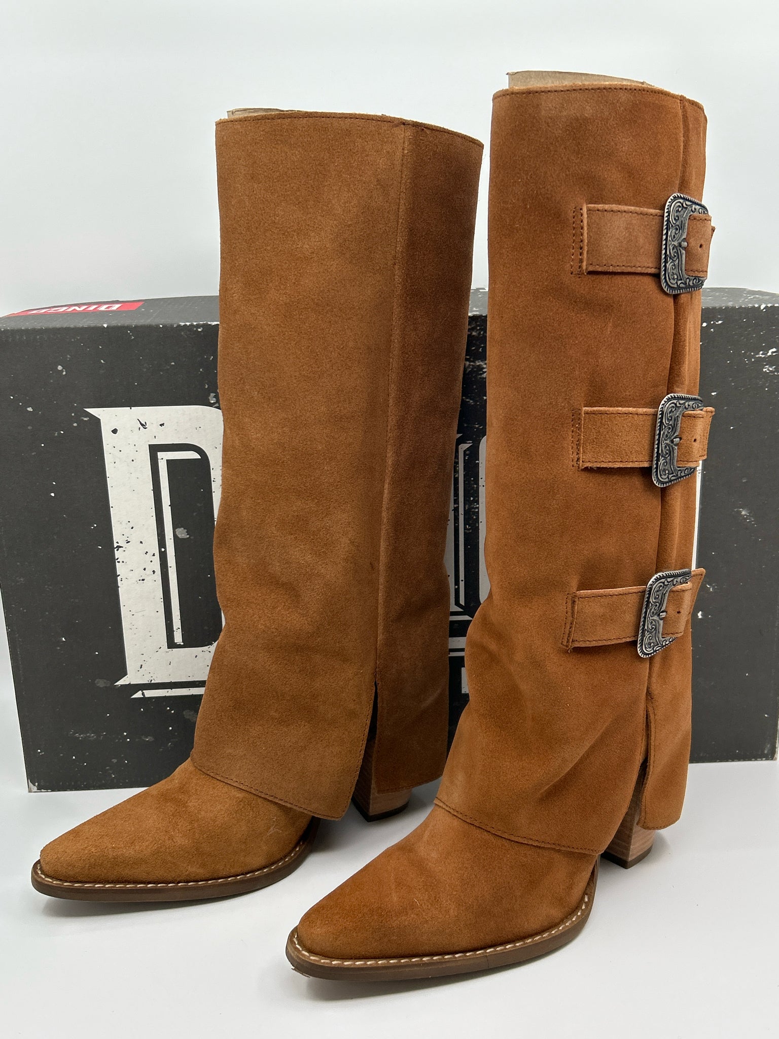 DINGO Size 8.5M Camel Women Boots