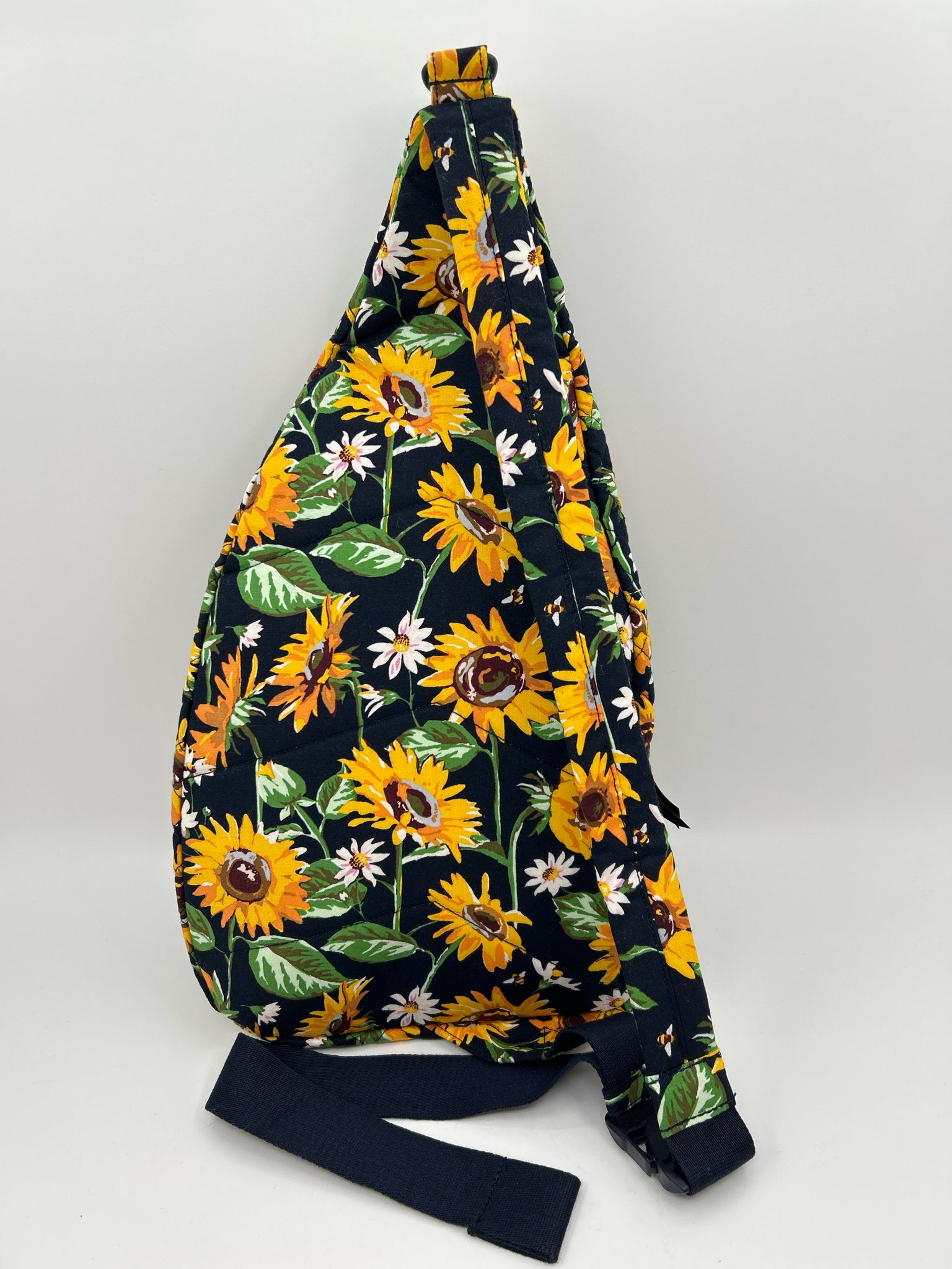 VERA BRADLEY Navy Print Women Backpack