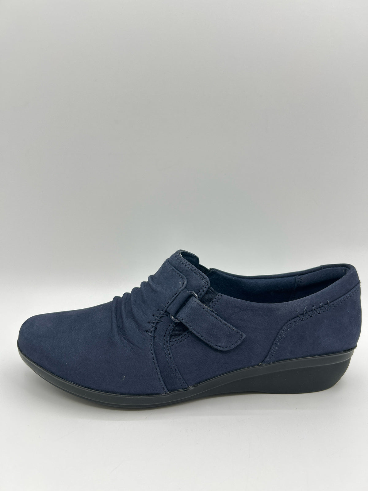 CLARKS COLLECTION NWOB Size 7 Navy Women Shoes