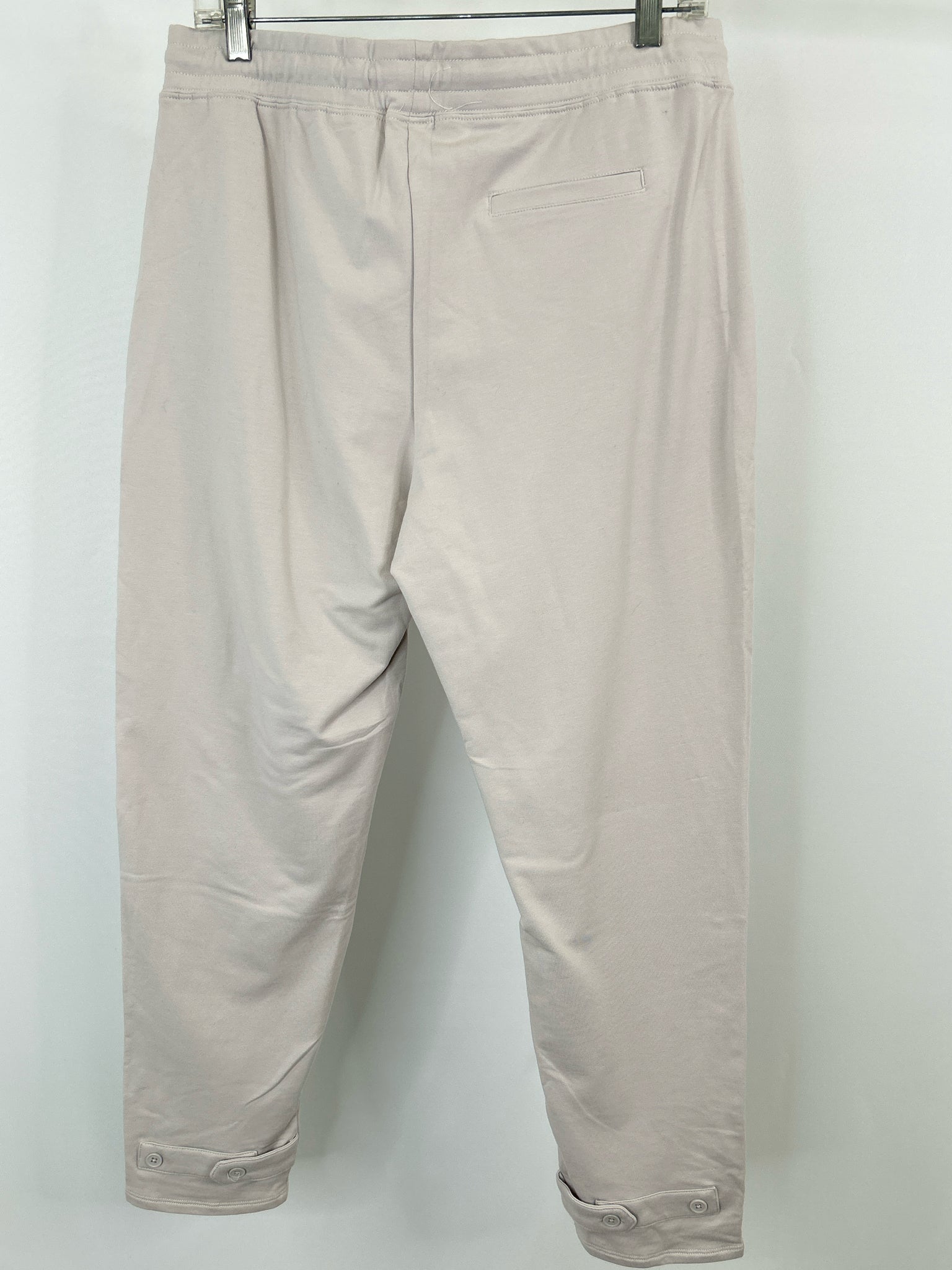 BAREFOOT DREAMS Size M Grey Women Pants