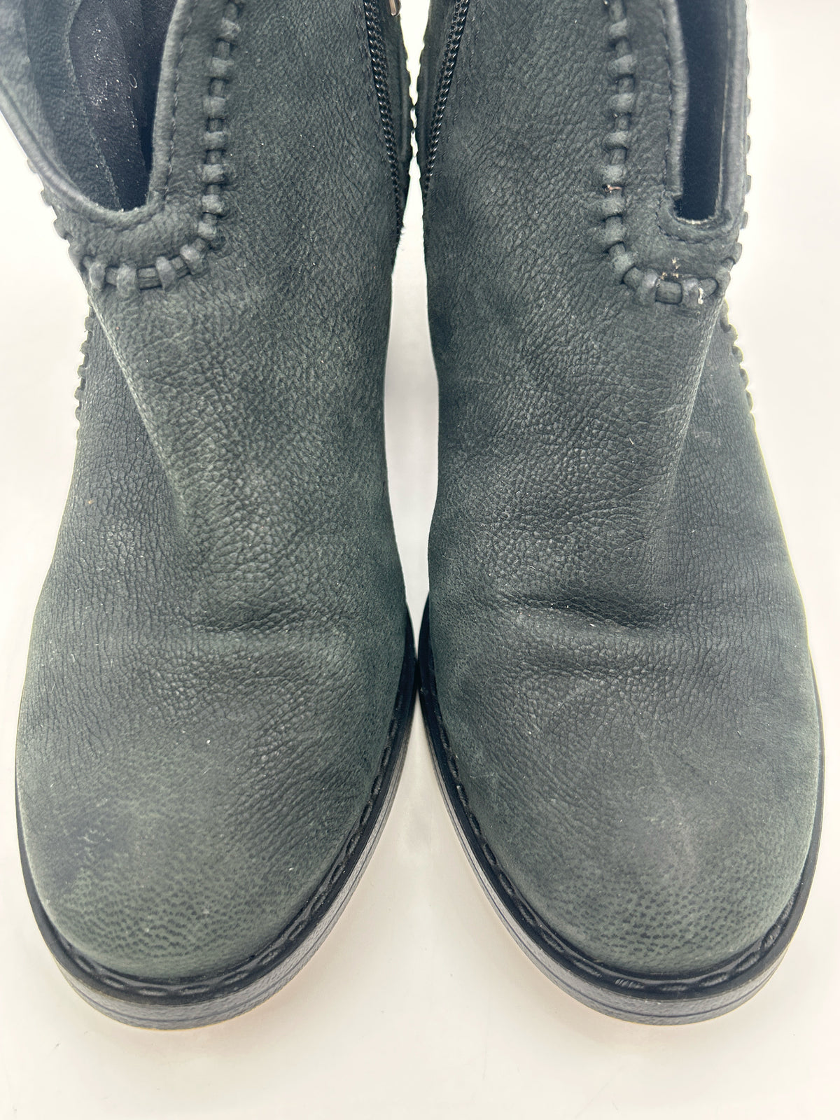 VINCE CAMUTO Size 6M Black Women Booties