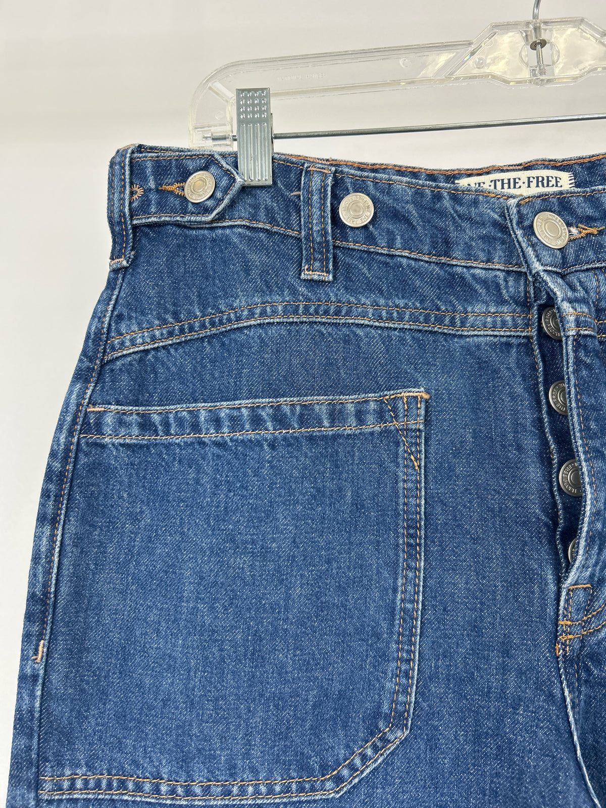 WE THE FREE NWT Size 4/27 BLUE DENIM Women jeans