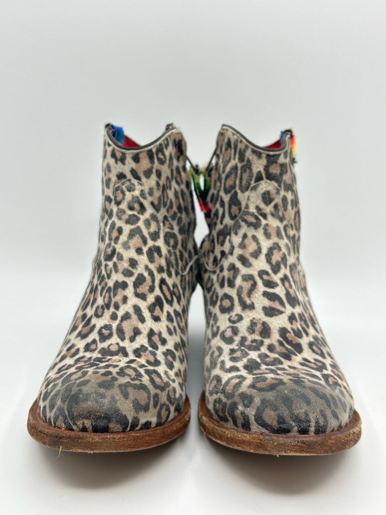 MACI BEAN Size 8 BEIGE AND BROWN Booties