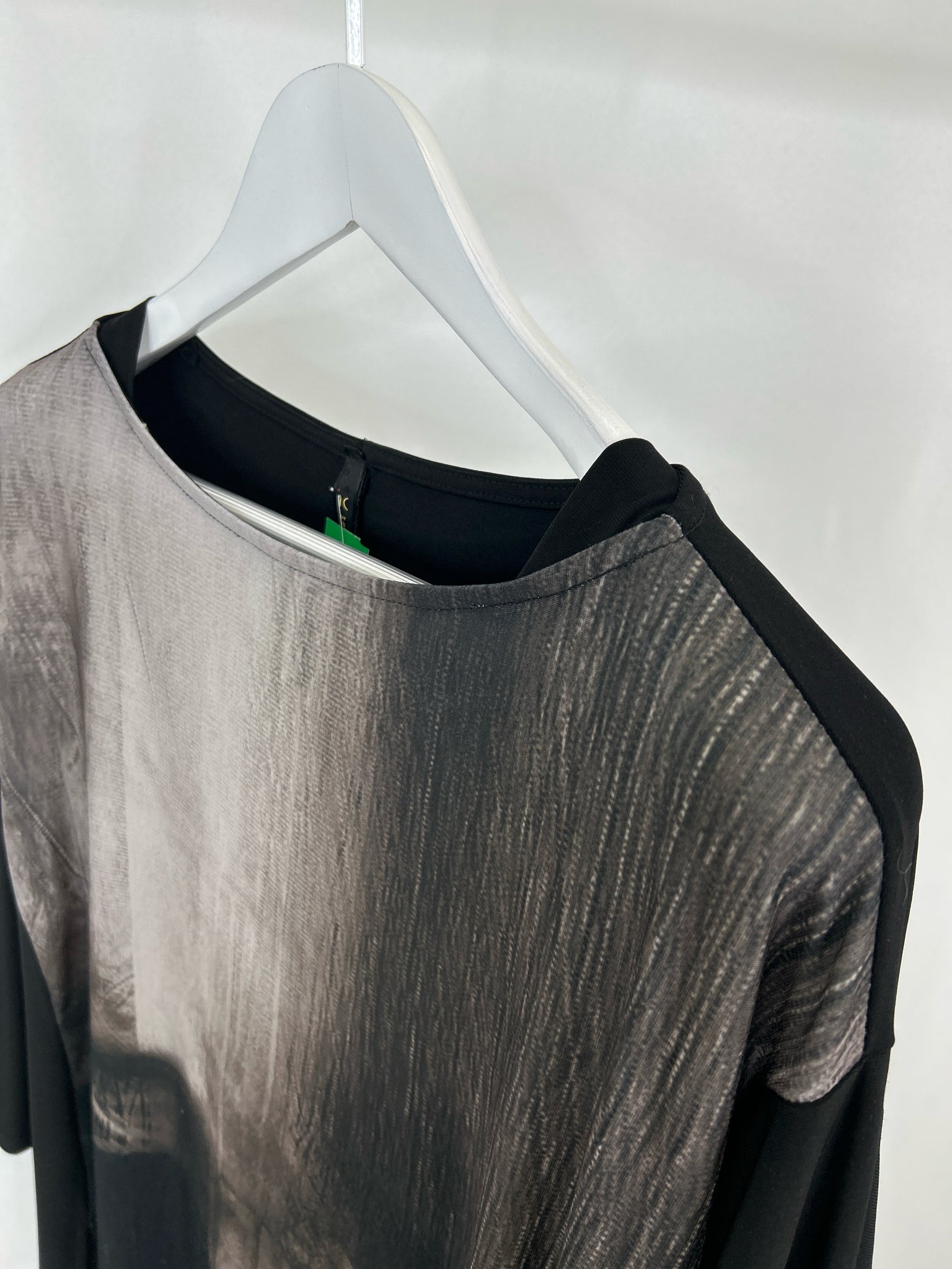 IC BY CONNIE K Size S Black Print Women Tunic