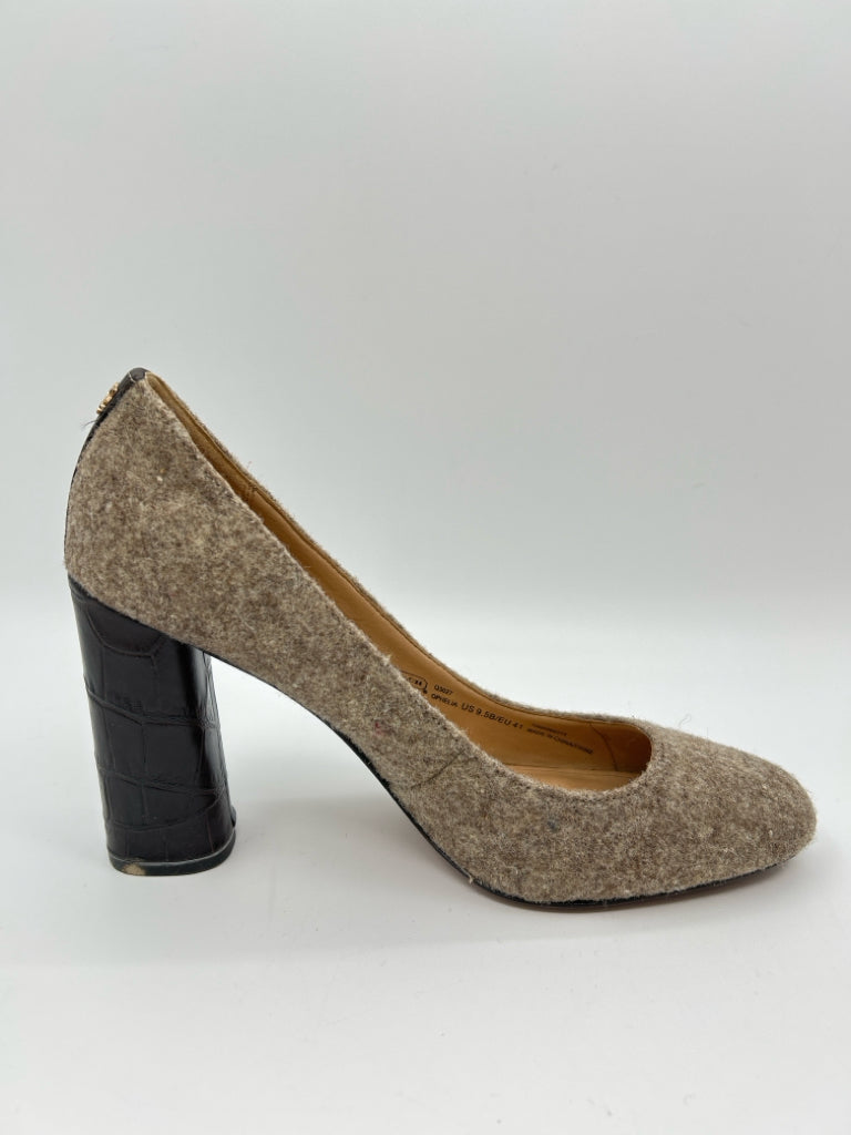 coach Women Size 9.5 Taupe and Chestnut Pumps