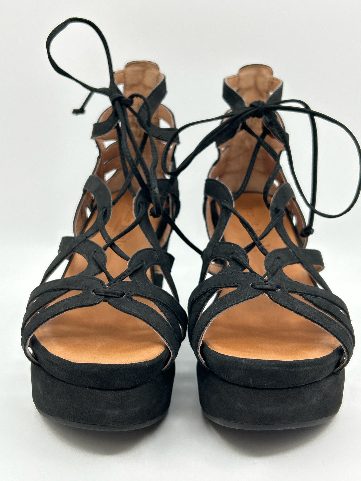 GENTLE SOULS Size 8M Black Women Sandal