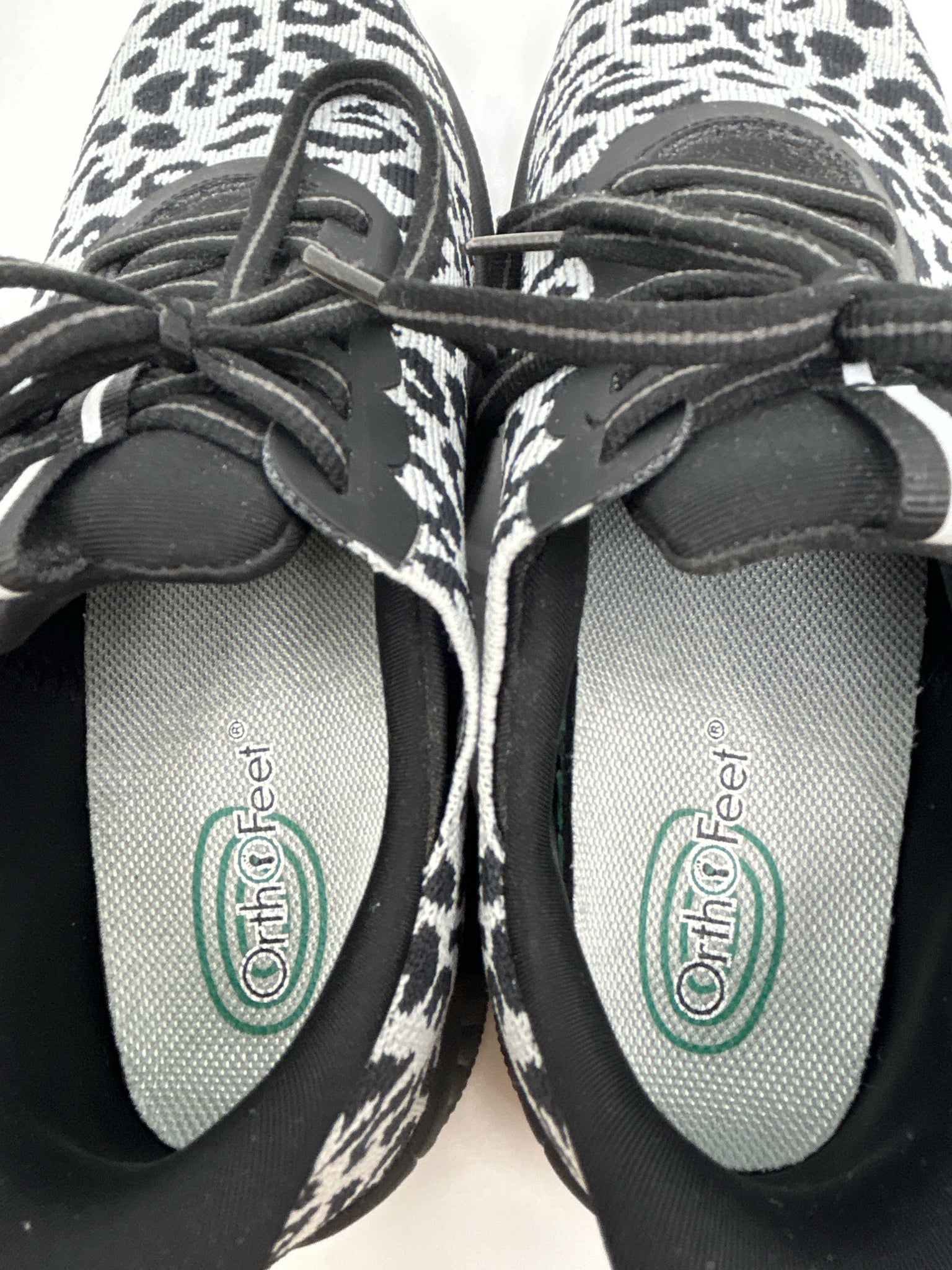 ORTHOFEET Size 9.5 GRAY AND BLACK Women Sneakers
