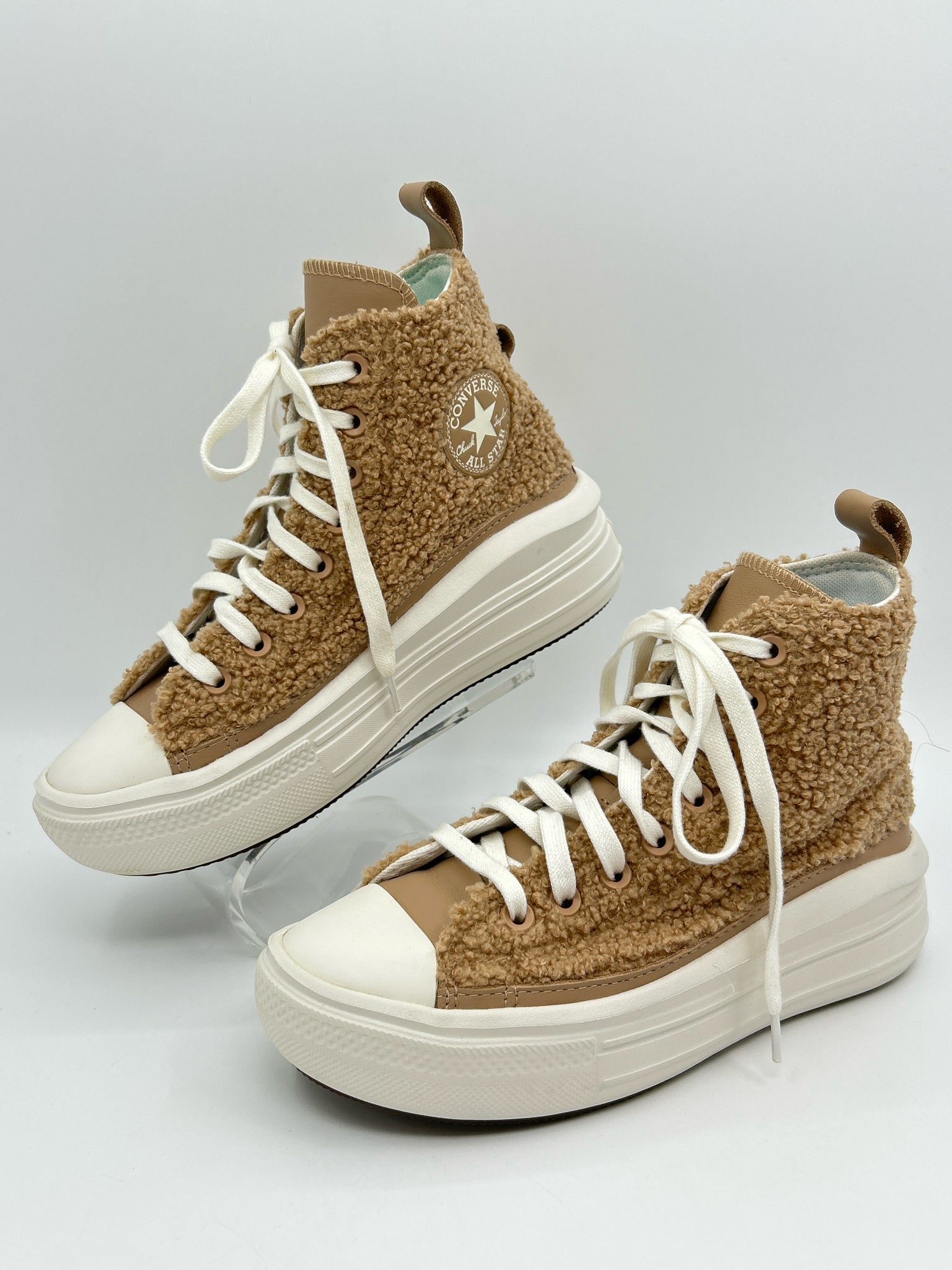 CONVERSE Size 6 Tan Women Sneakers