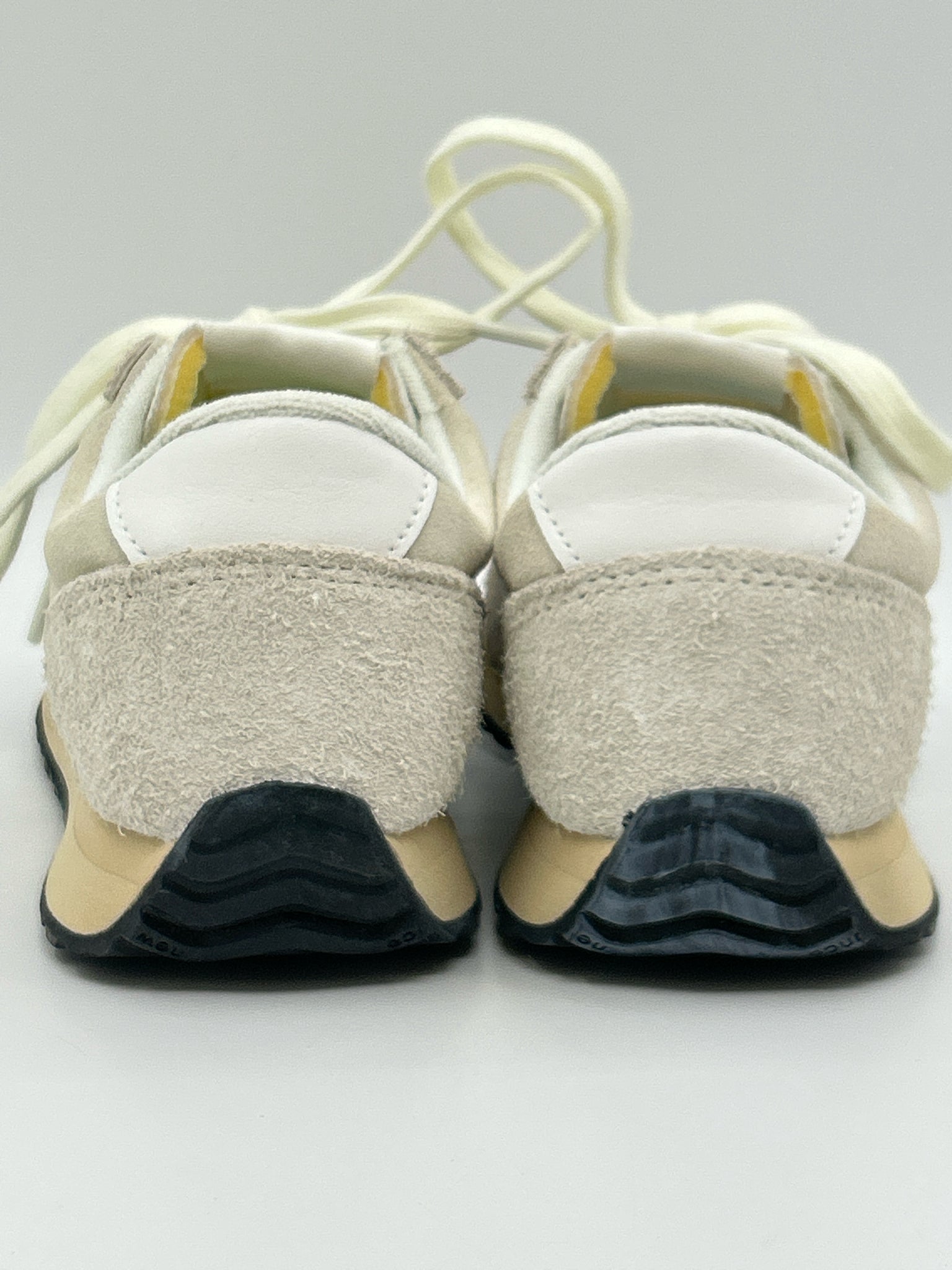 NEW BALANCE Size 9.5 Cream Print Women Sneakers