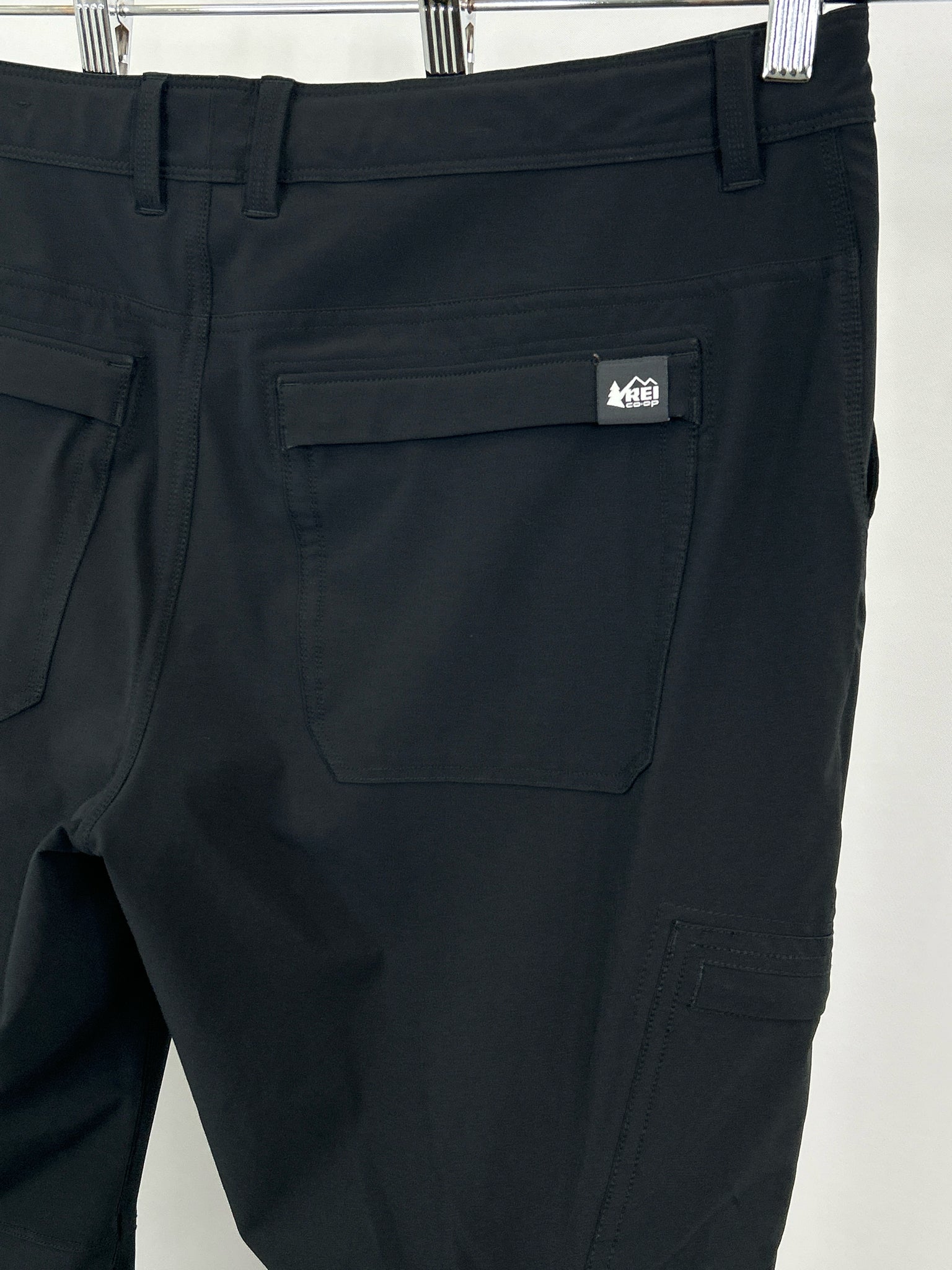 REI Size 14P Black Women Pants