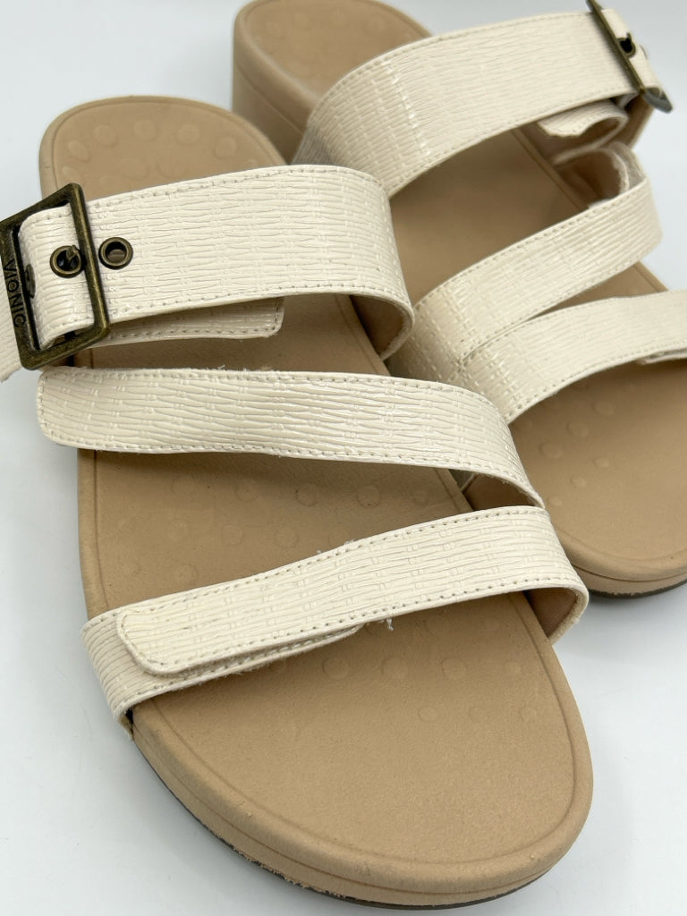 VIONIC Size 10 Cream Sandal