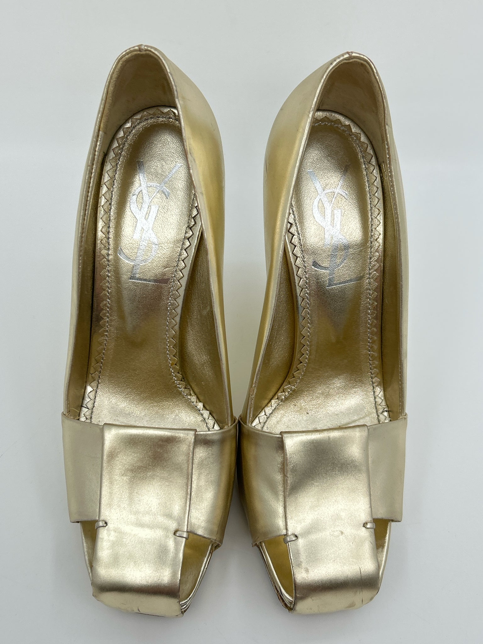 YVES SAINT LAURENT Size 37.5 Gold Women Pumps