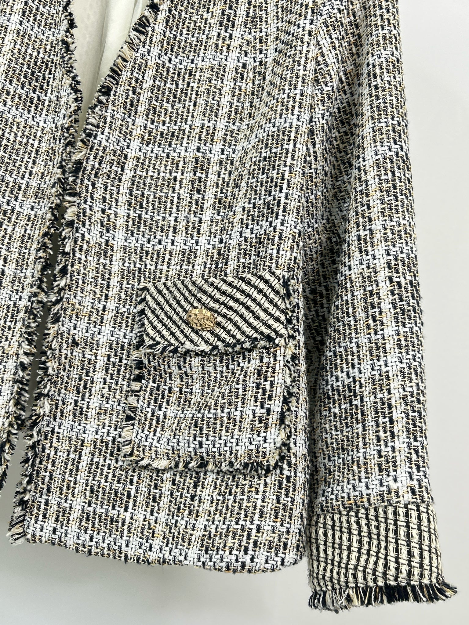 CHICO'S Size 16/18P White & Black Women Blazer