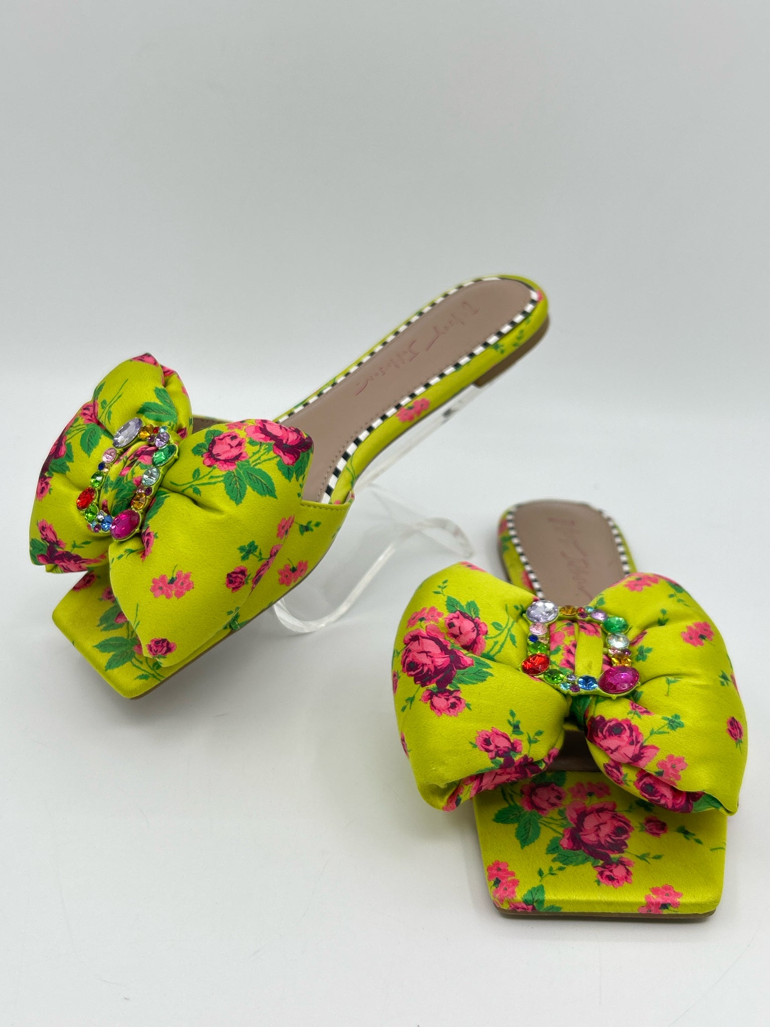 BETSEY JOHNSON Size 8.5M Chartreuse Women Sandal