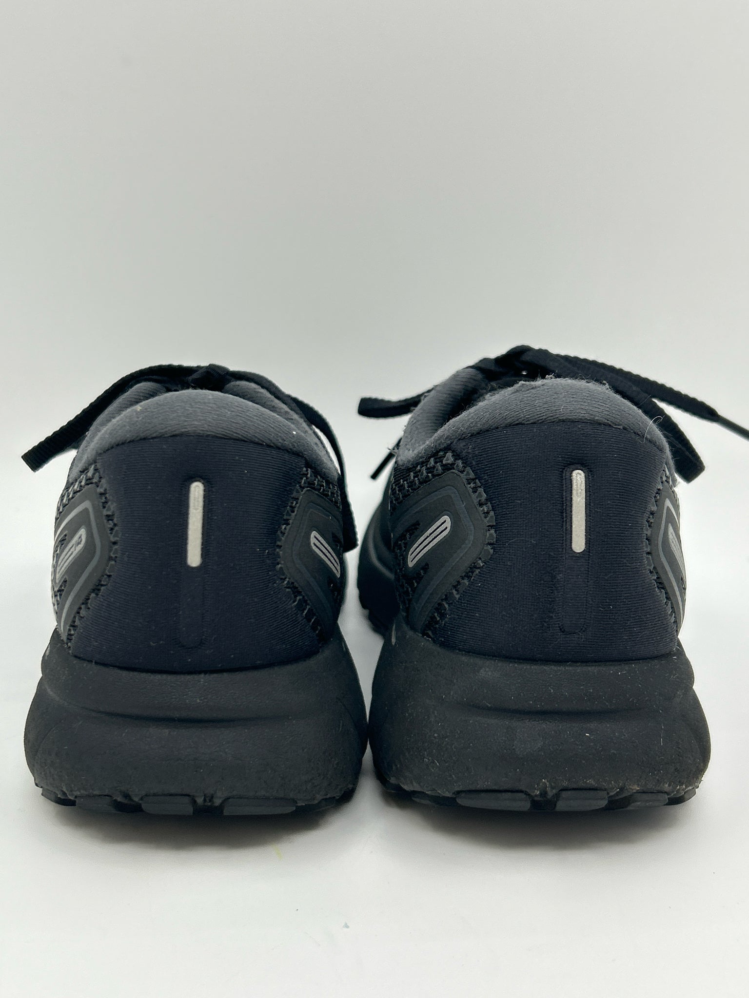 BROOKS Size 8.5B Black Women Sneakers